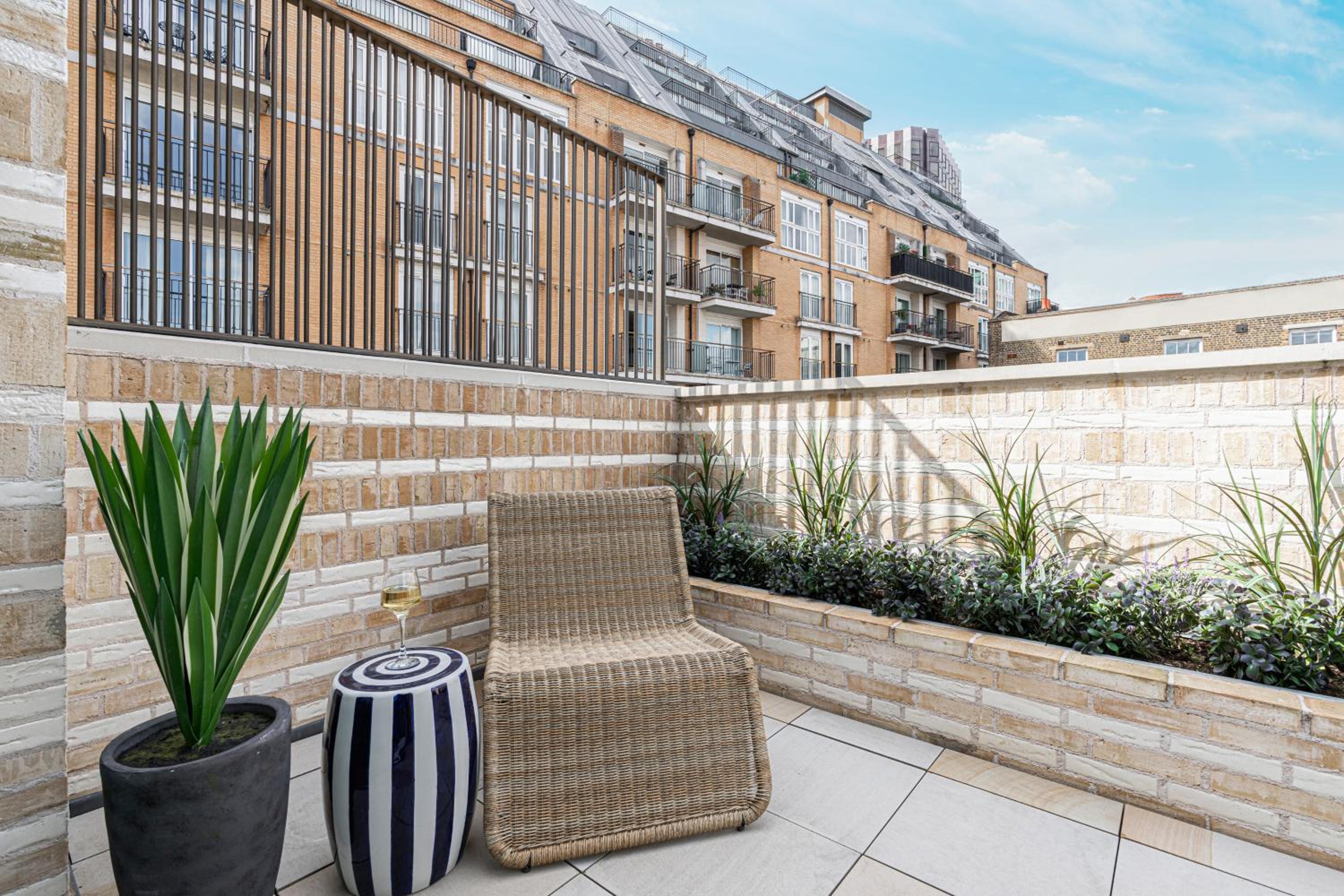 Luxury flats near Big Ben and London Eye