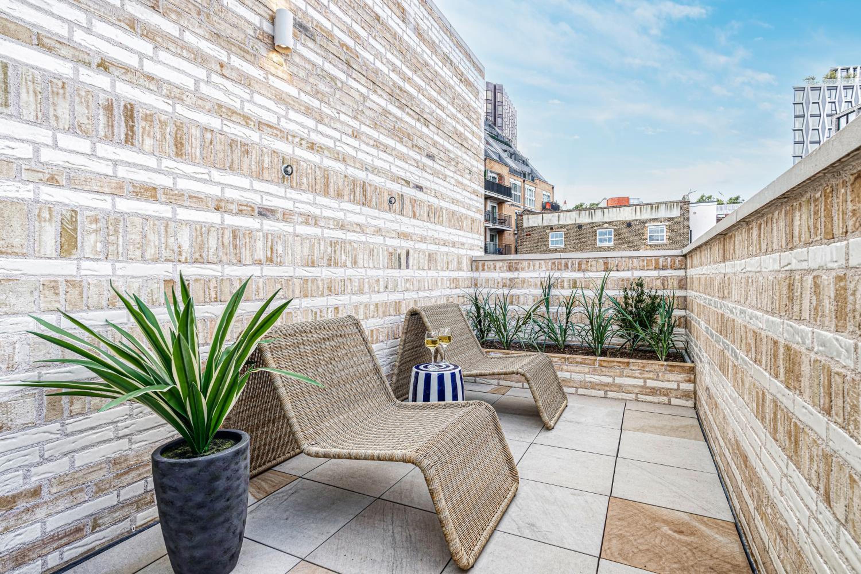 Luxury flats near Big Ben and London Eye