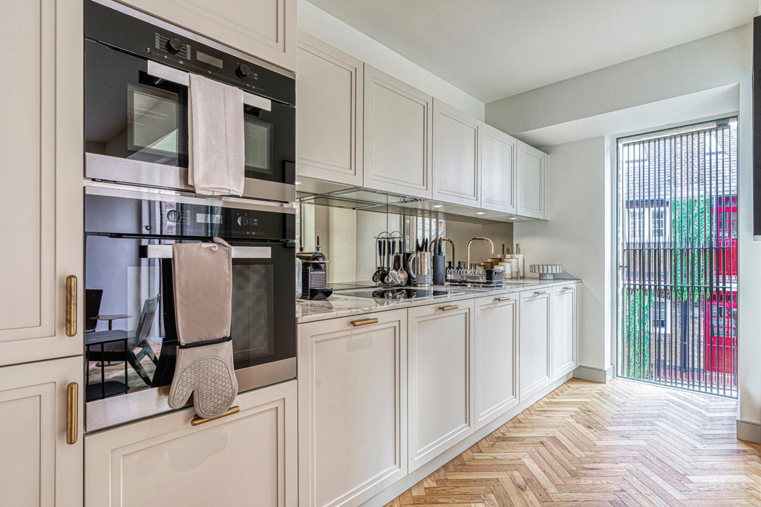 Luxury flats near Big Ben and London Eye