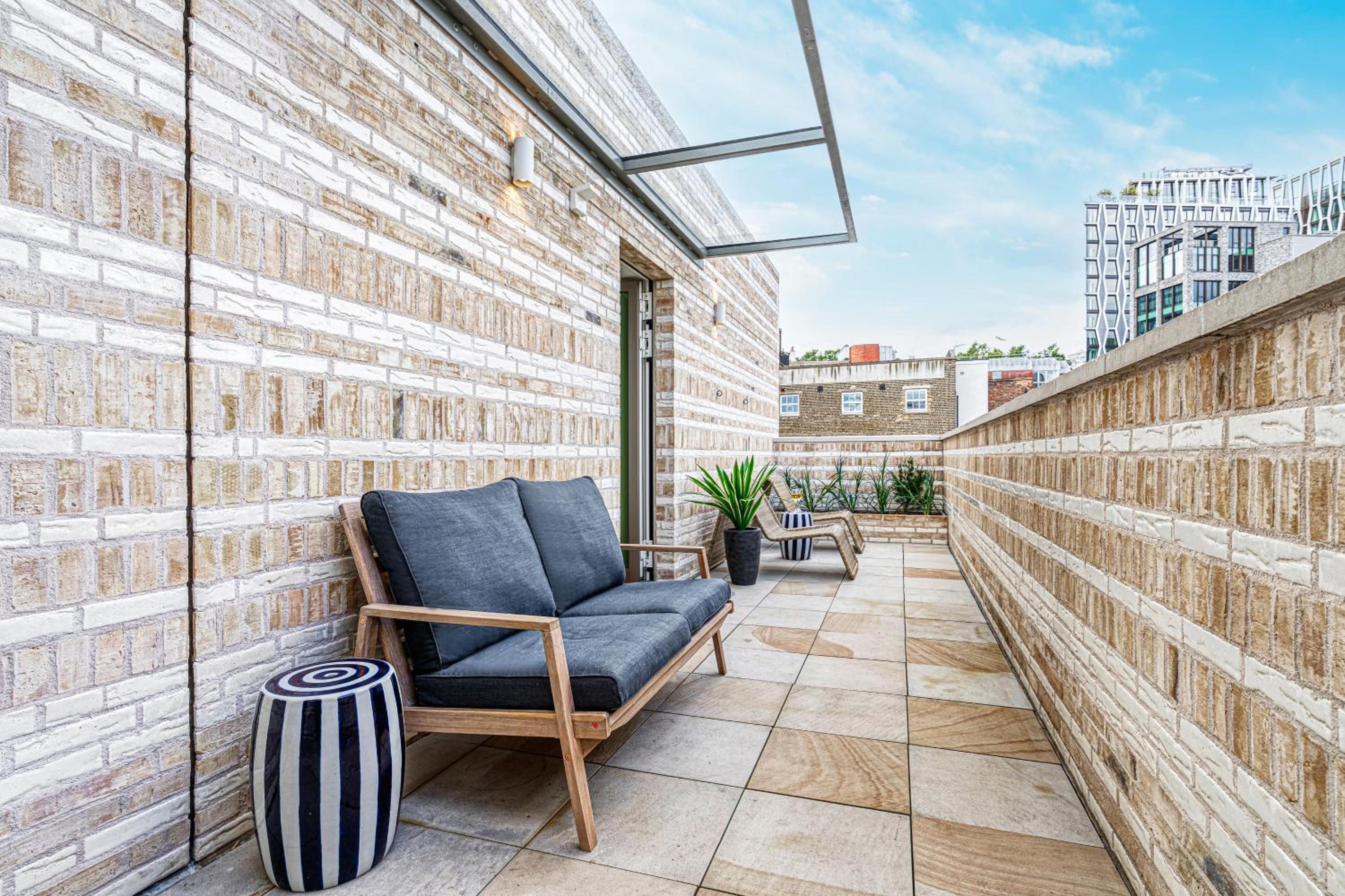 Luxury flats near Big Ben and London Eye