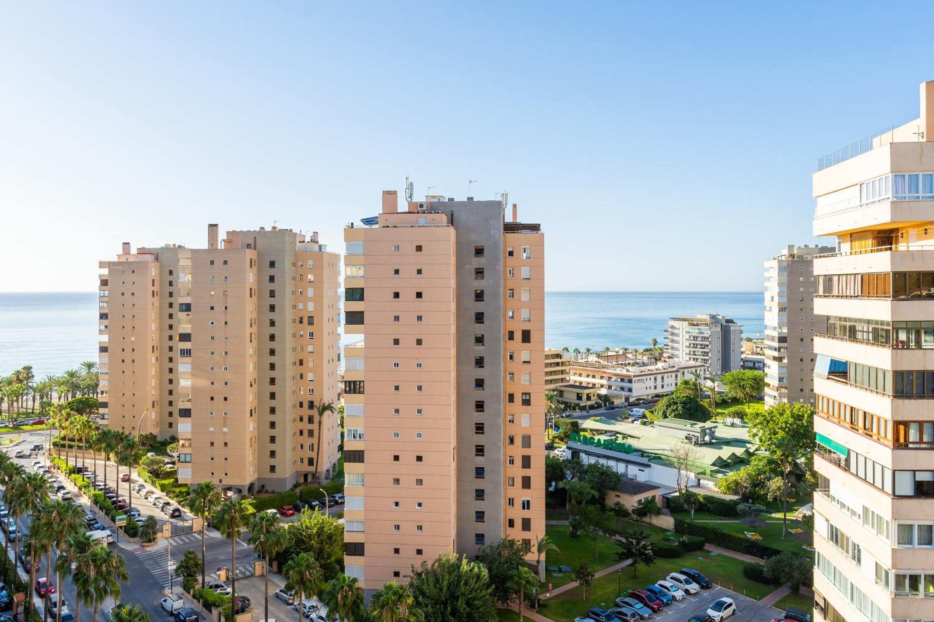 Apartamento frente al mar TORRES DE PLAYAMAR en Torremolinos