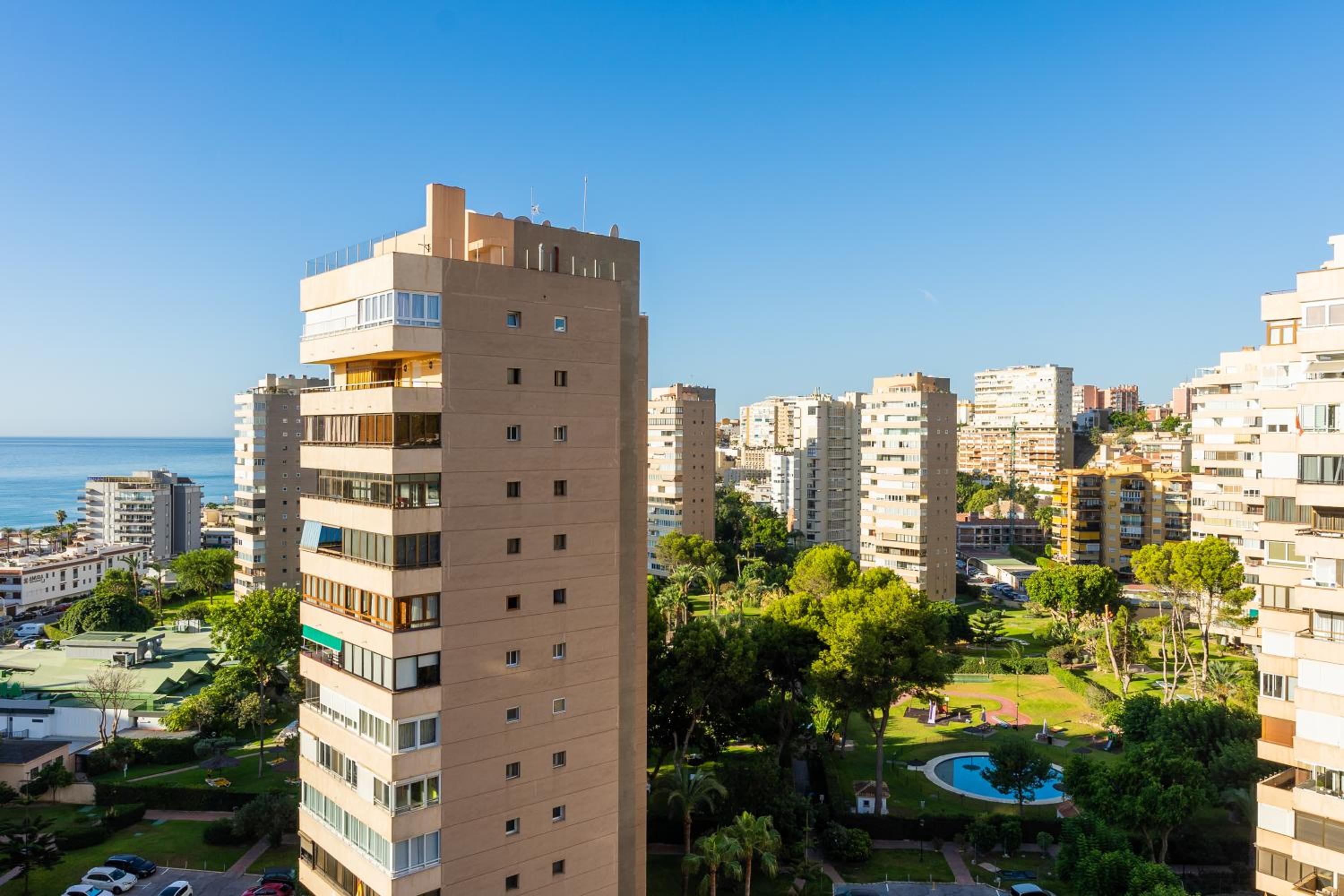 Apartamento frente al mar TORRES DE PLAYAMAR en Torremolinos