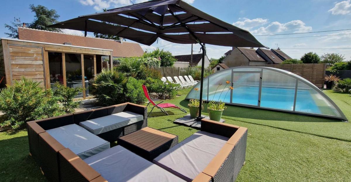 Gîte Atypique 2 à 8 PERSONNES avec piscine jacuzzi proche châteaux de la Loire