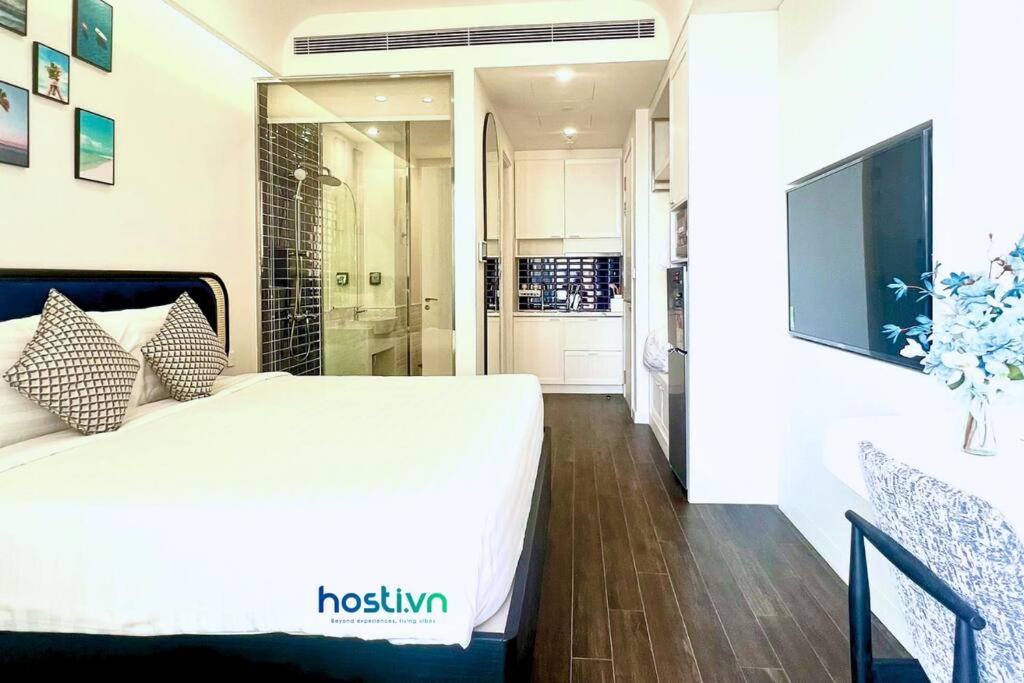 Hillside Mediterranean luxury condotel managed by Hosti view 3