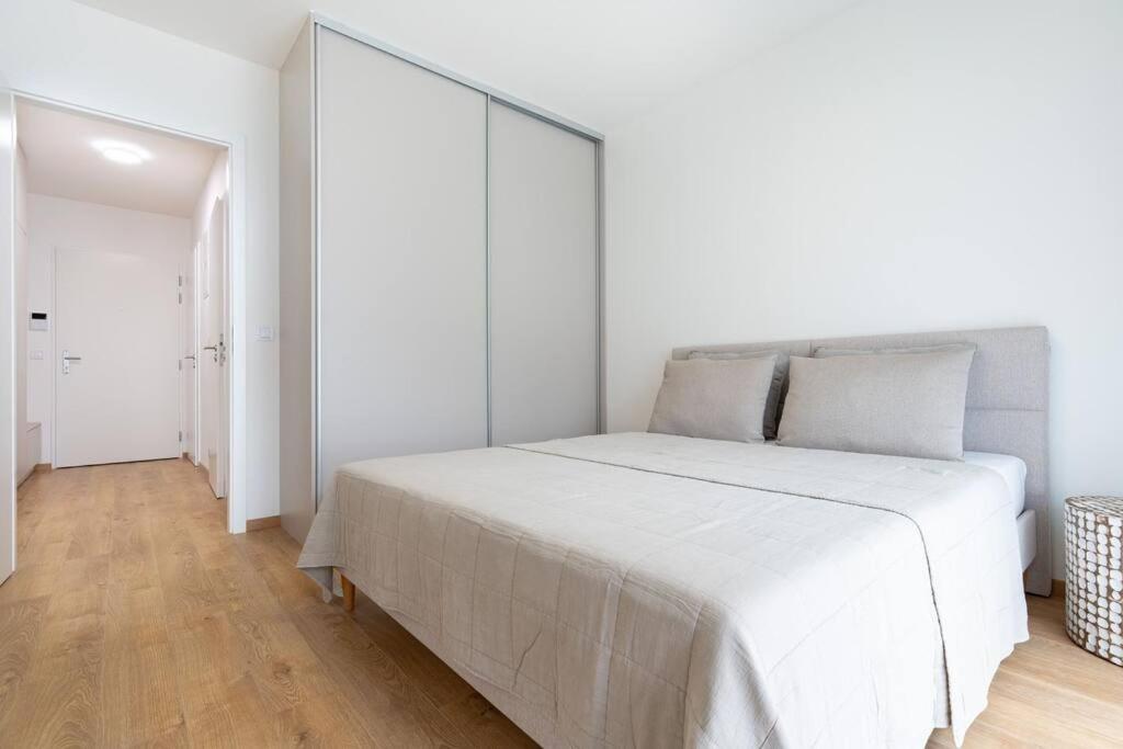 Apartmán Al-Garden s private garage parking free, 5 min pešo do centra