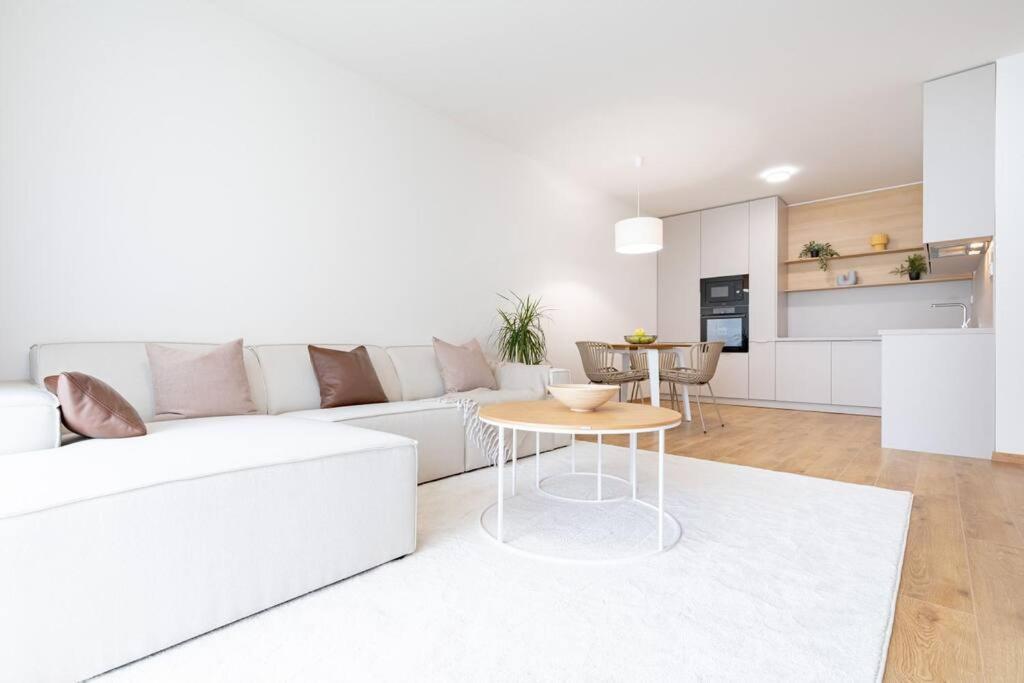 Apartmán Al-Garden s private garage parking free, 5 min pešo do centra