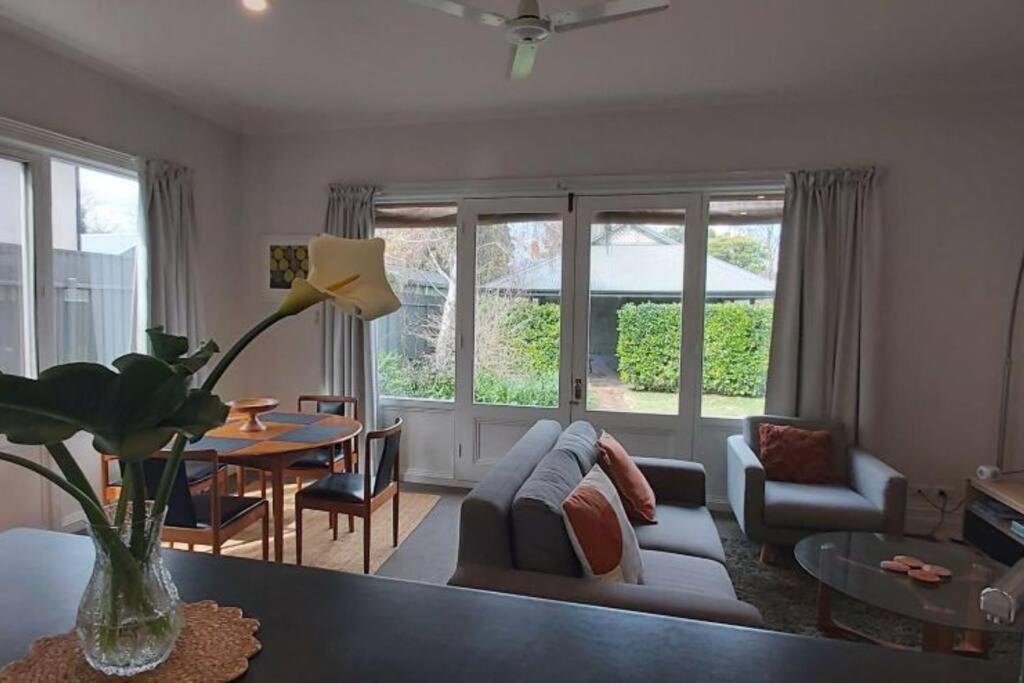 Beautiful Victorian Home + 3Br + Modern + Peaceful