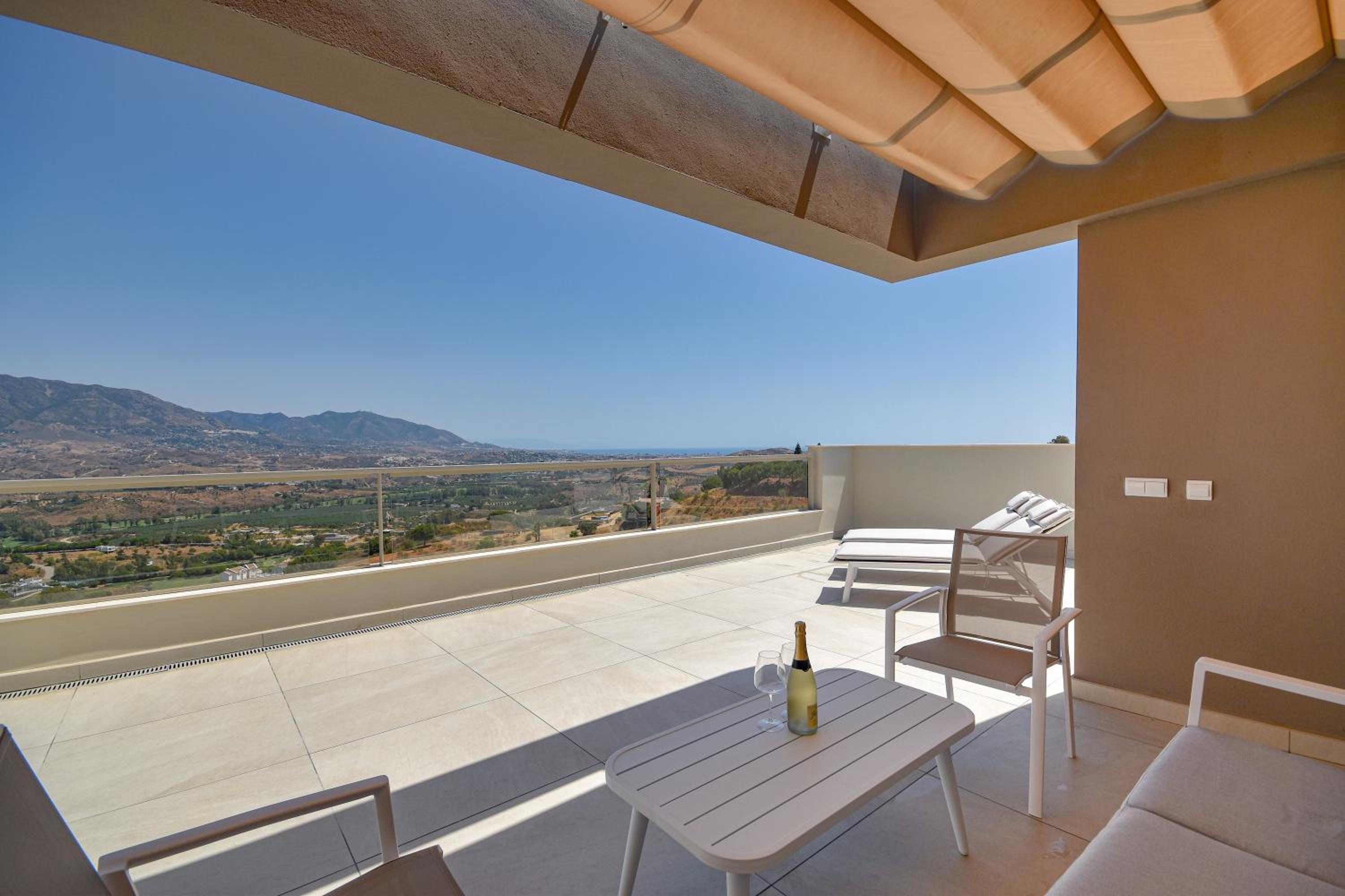 Modern holiday apartment with incredible sea views in La Cala de Mijas
