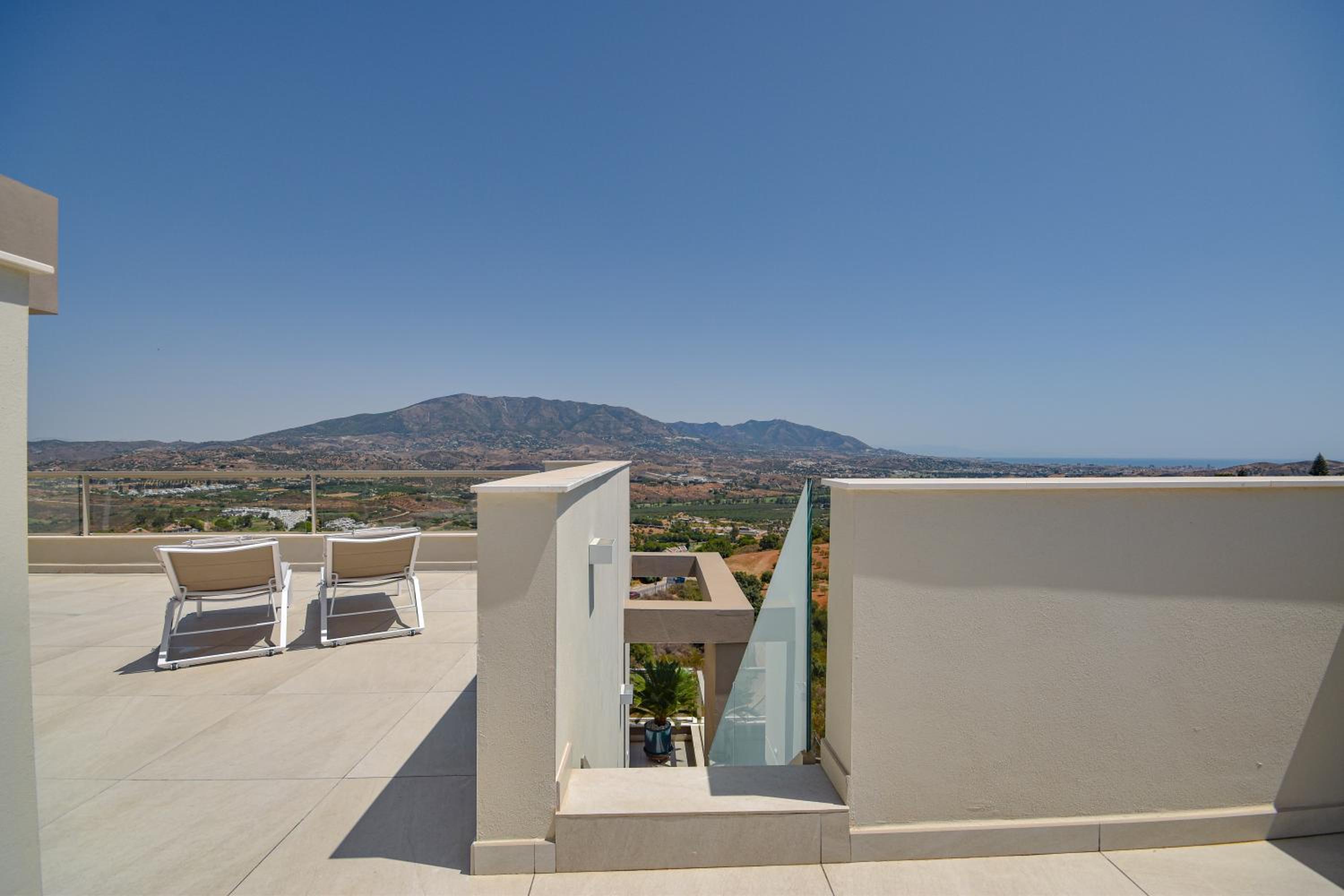 Modern holiday apartment with incredible sea views in La Cala de Mijas
