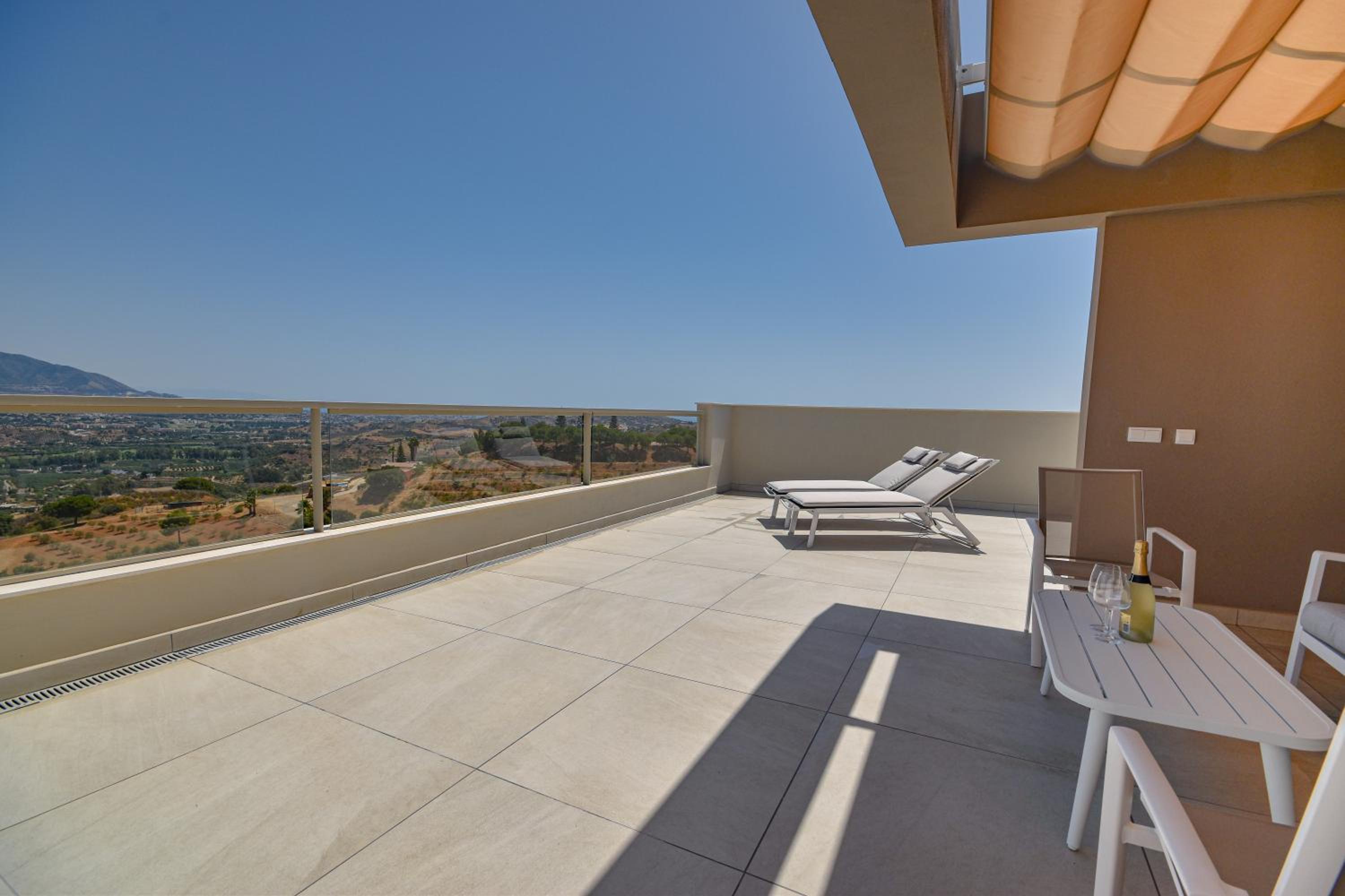 Modern holiday apartment with incredible sea views in La Cala de Mijas