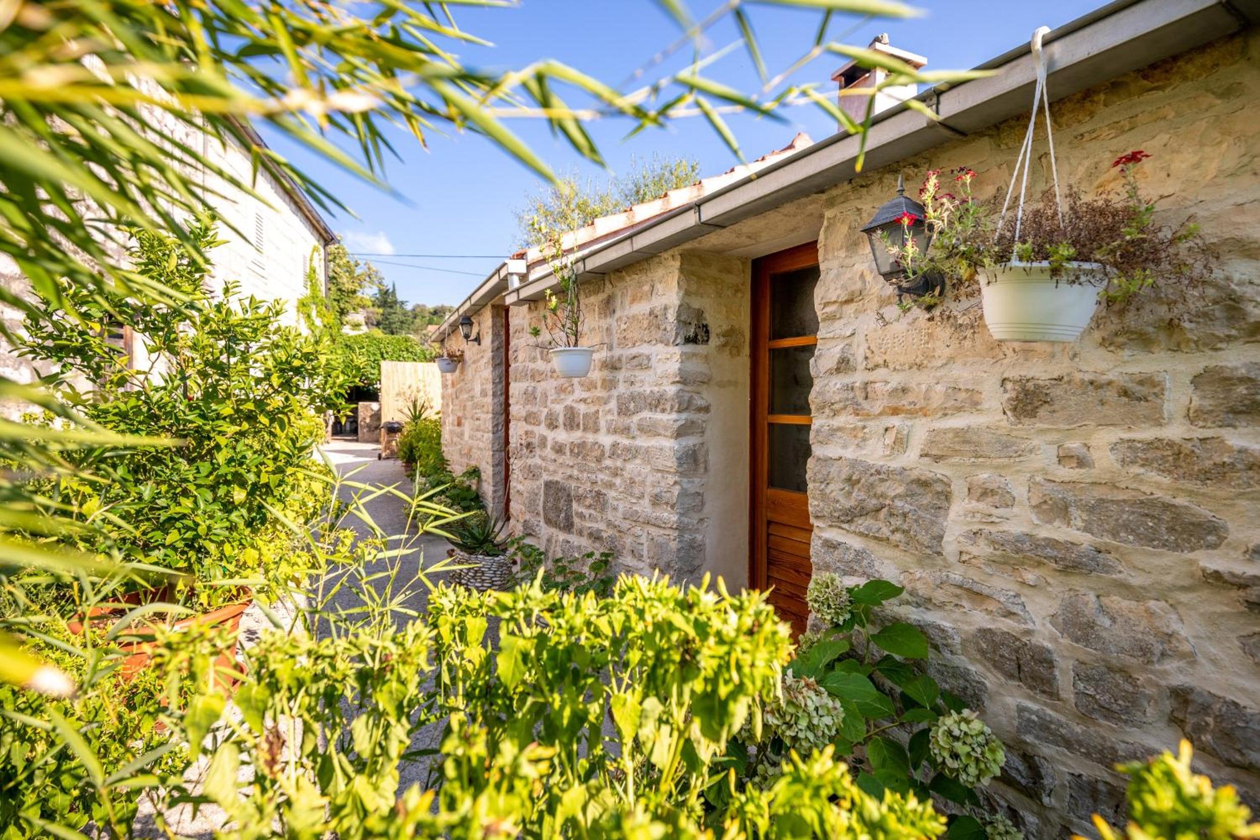 Hotel Stone House Harmony - Image 1