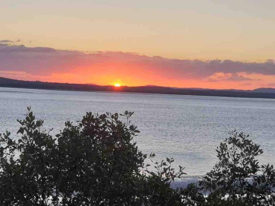 Ocean Front Paradise. 40% off long term stays!