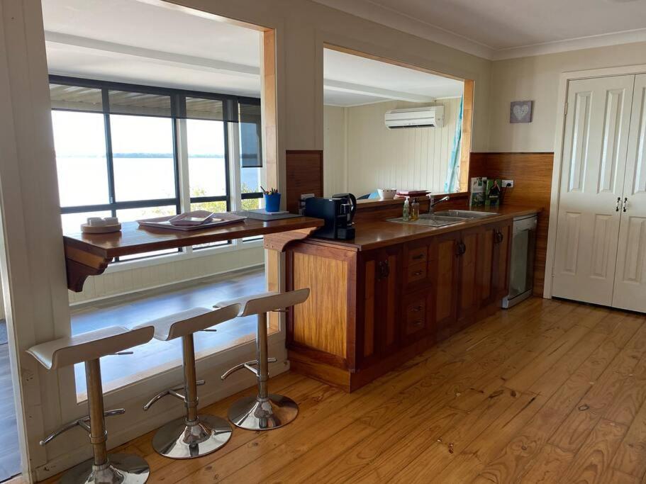 Ocean Front Paradise. 40% off long term stays!