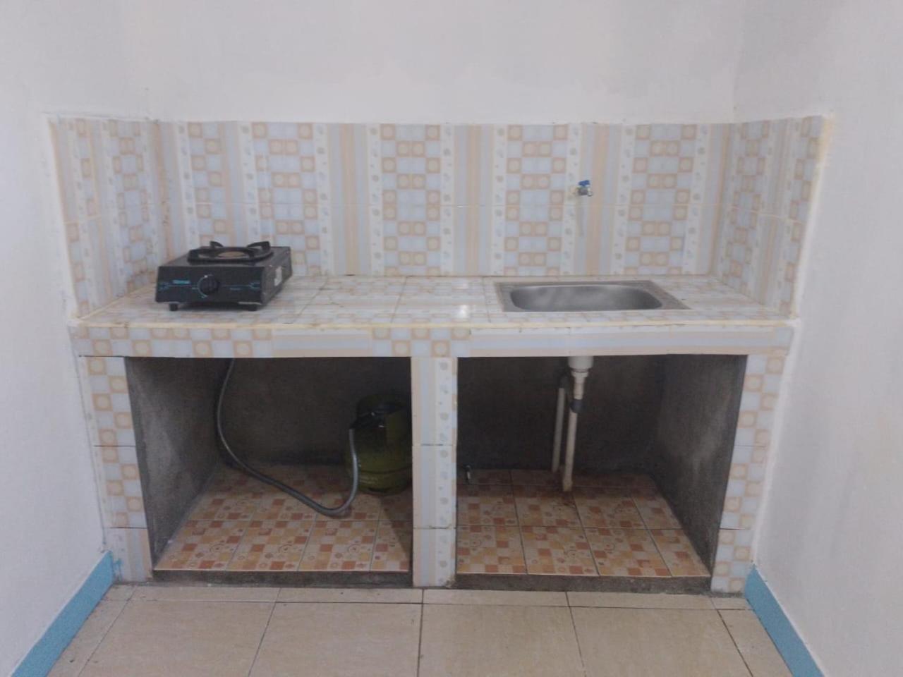 Aryana Guest House