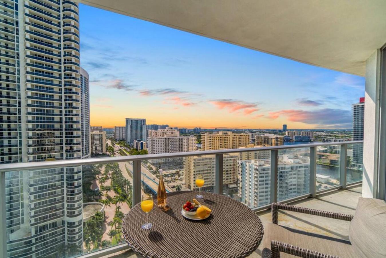 HydeHotel 2BED Lux Condo Ocean View Resort view 5