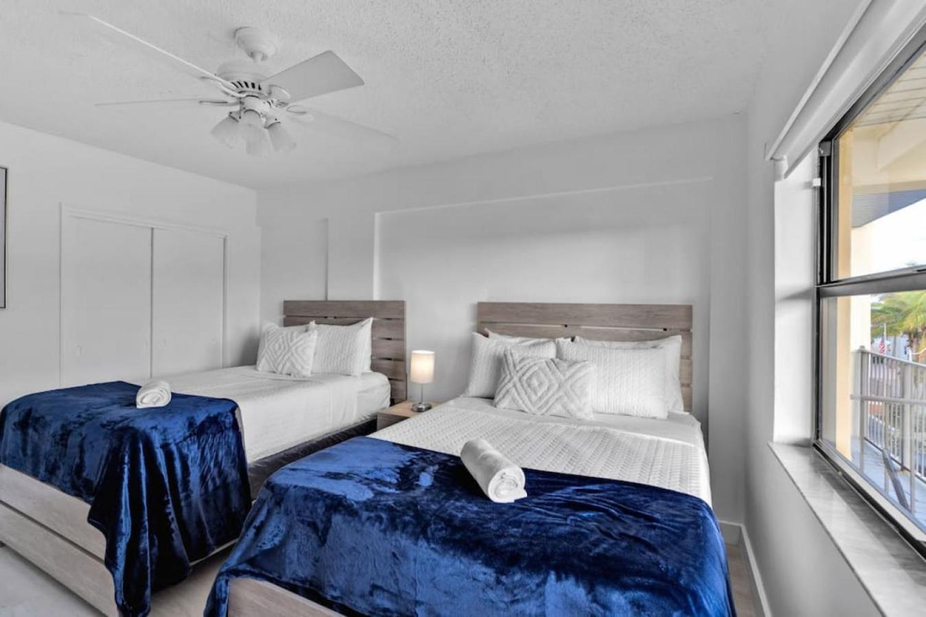 Hollywood Beachfront Apartment