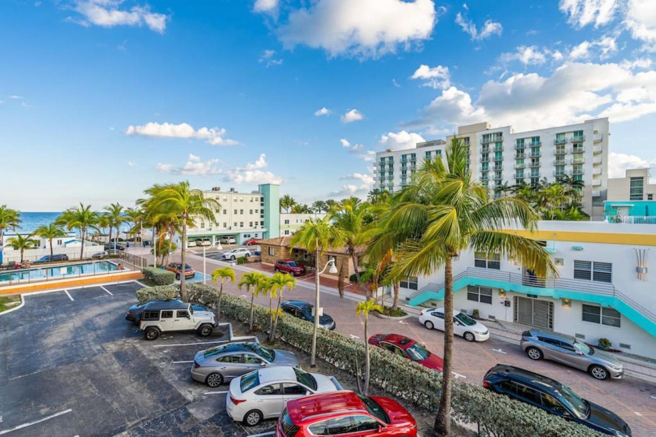 Hollywood Beachfront Apartment