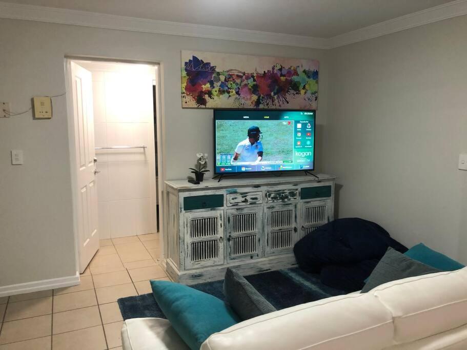 2BR + 2 Bathroom Brisbane Ground Unit, 40% discount on monthly