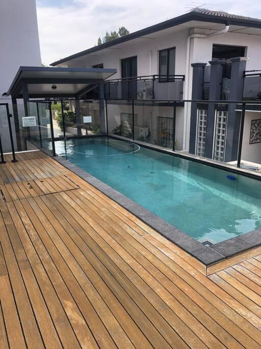 2BR + 2 Bathroom Brisbane Ground Unit, 40% discount on monthly