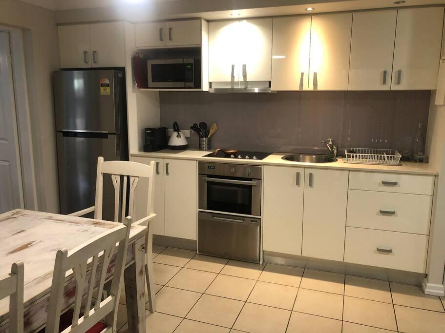 2BR + 2 Bathroom Brisbane Ground Unit, 40% discount on monthly