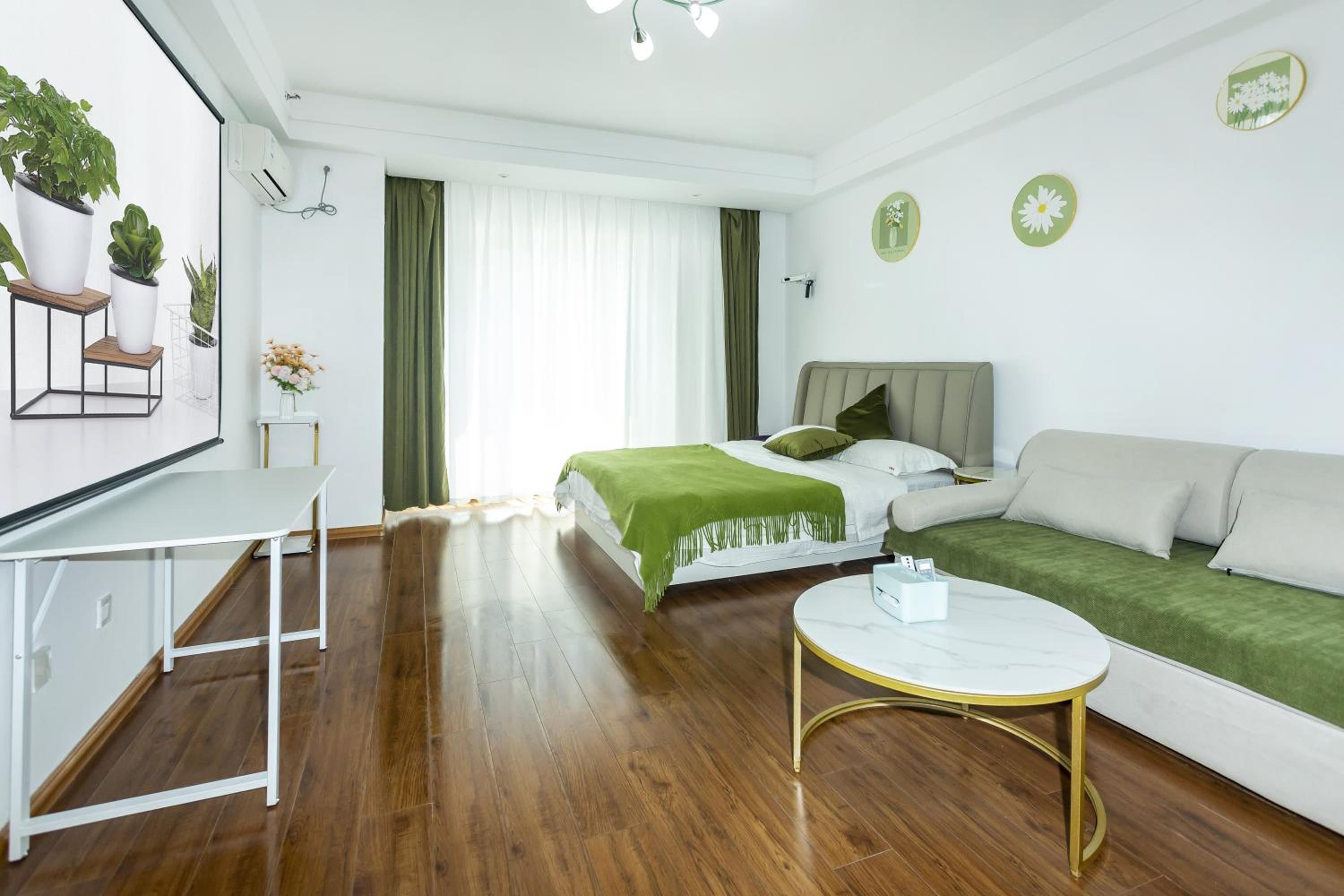 Dalian Hong Xi Yuan Apartment Wanda Plaza