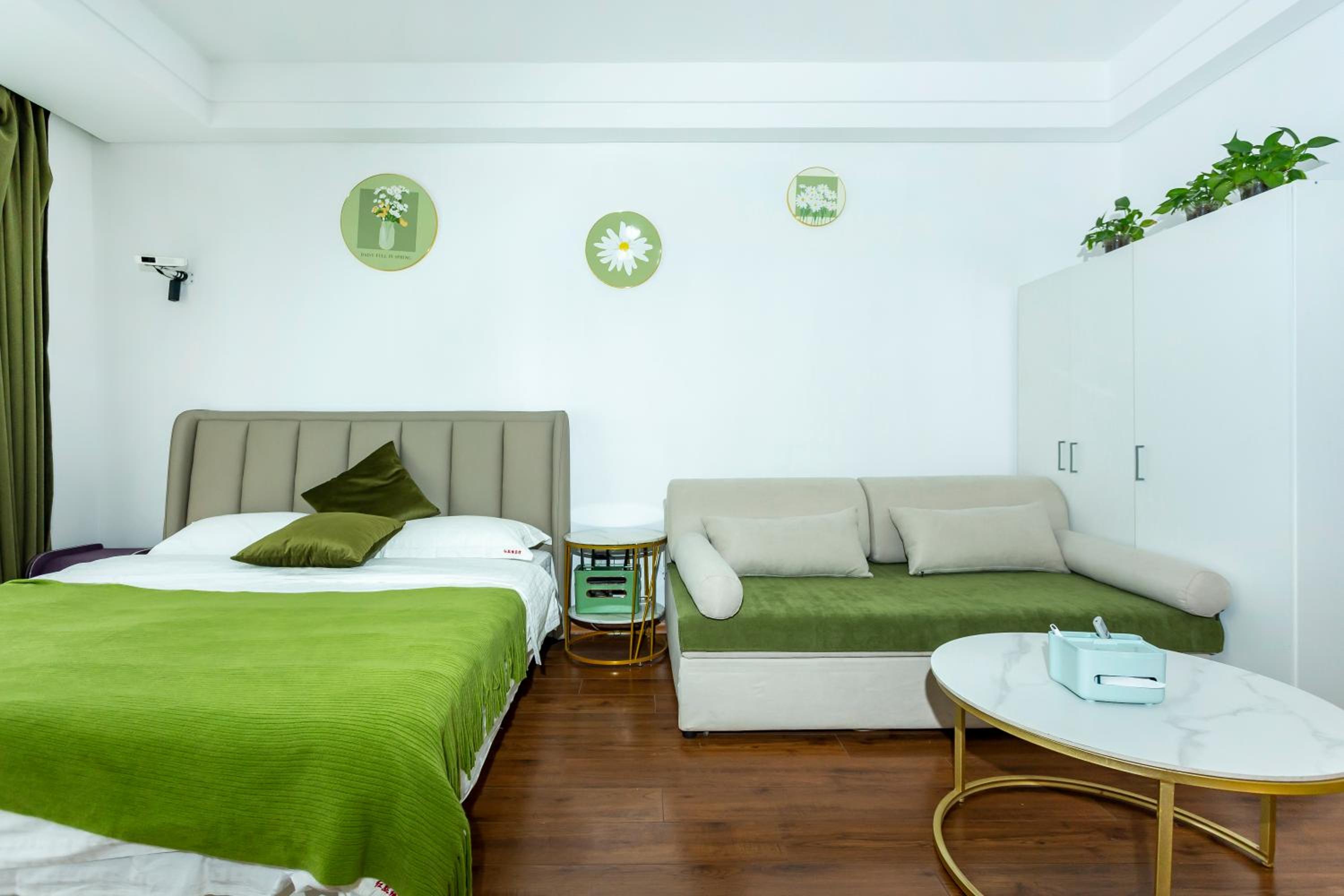 Dalian Hong Xi Yuan Apartment Wanda Plaza