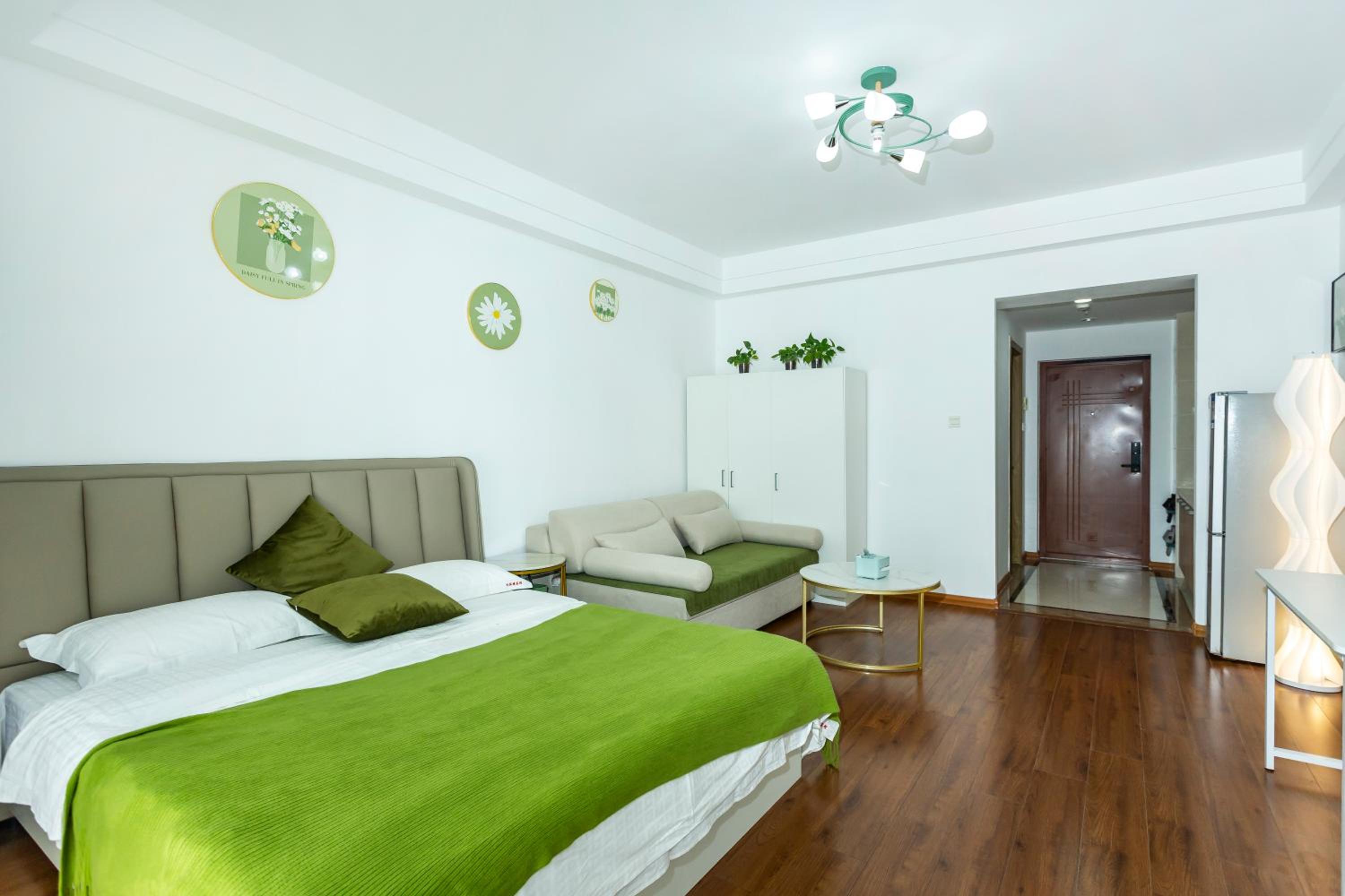 Dalian Hong Xi Yuan Apartment Wanda Plaza