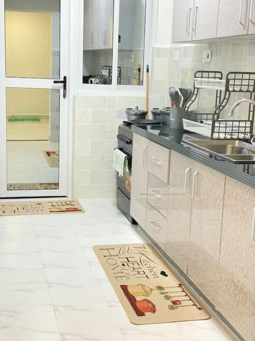 Kilimani Stylish Retreat-Near Yaya Centre, Gym, play area, parking, malls view 4