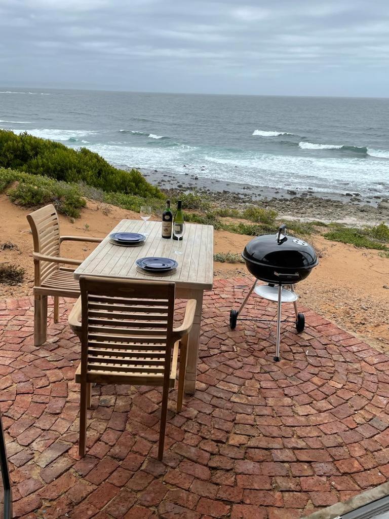 Luxurious Beachfront Studio apartment