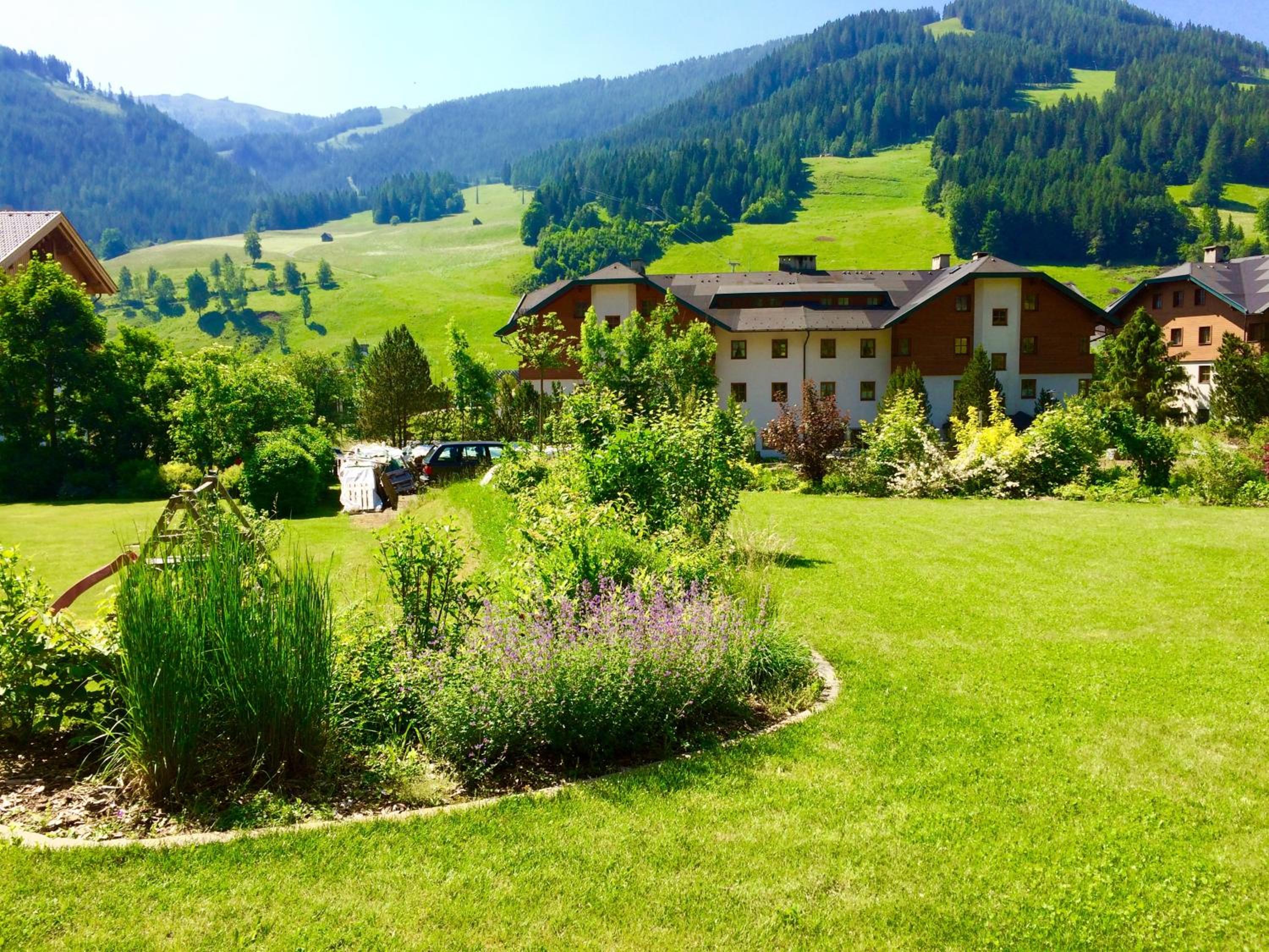 Sunny Villa