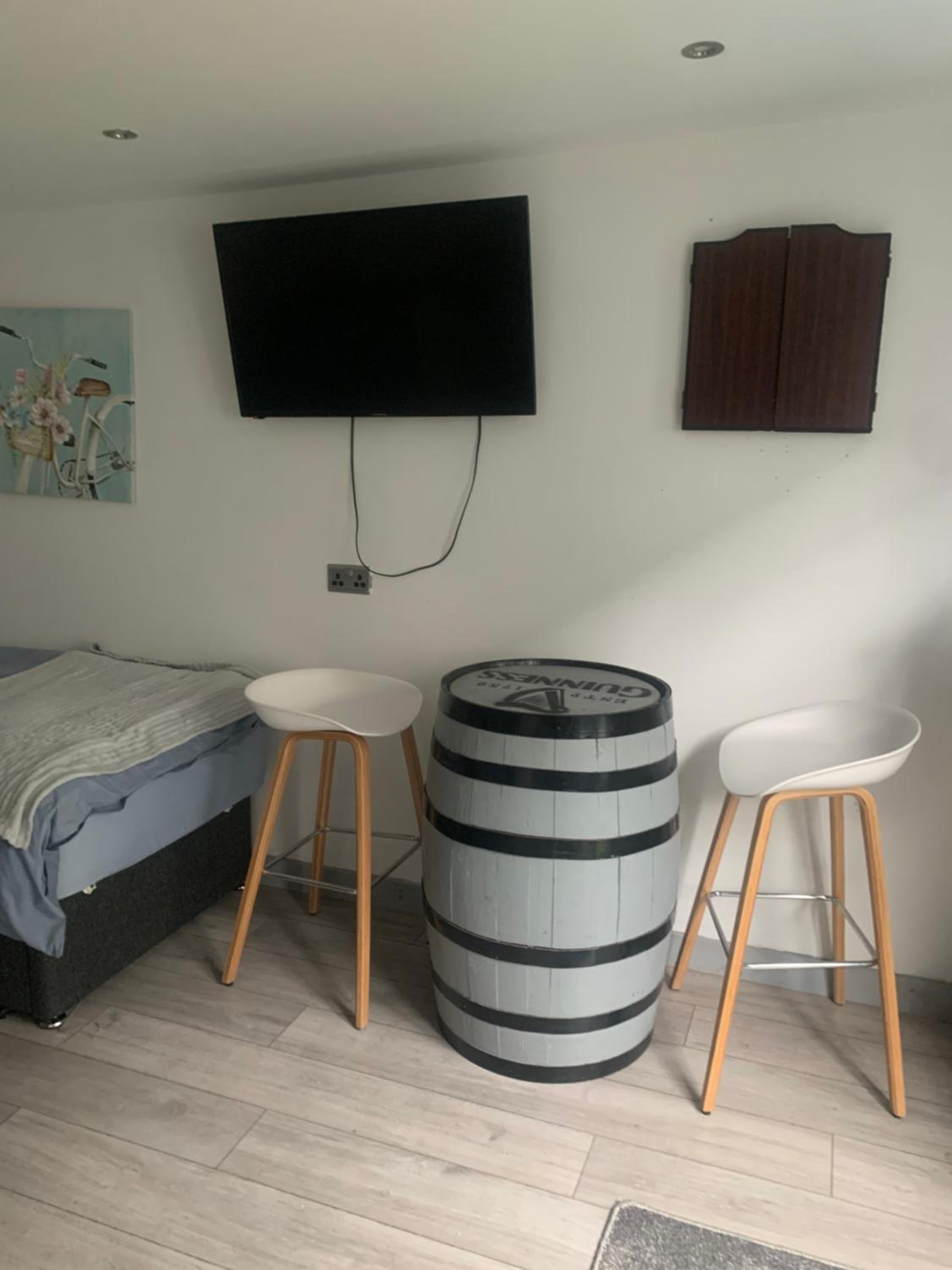 Pet-Friendly Open Plan Cabin in Dublin Sleeps 2
