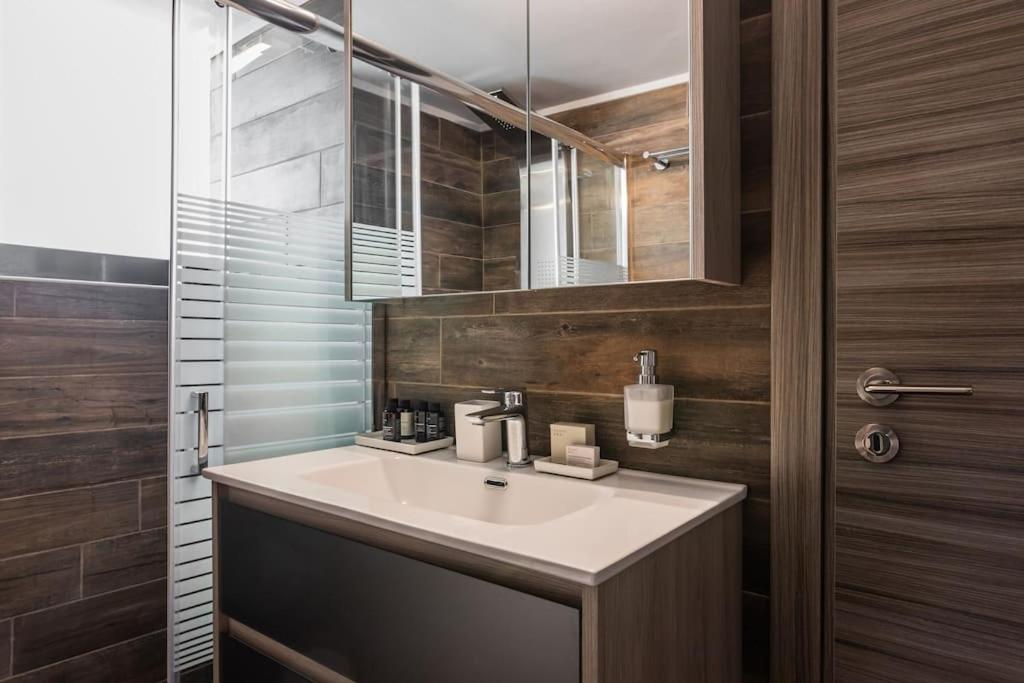 Radiant 2BR Apartment in Neo Psichiko by UPSTREET