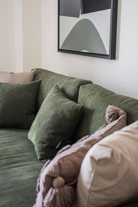 Radiant 2BR Apartment in Neo Psichiko by UPSTREET