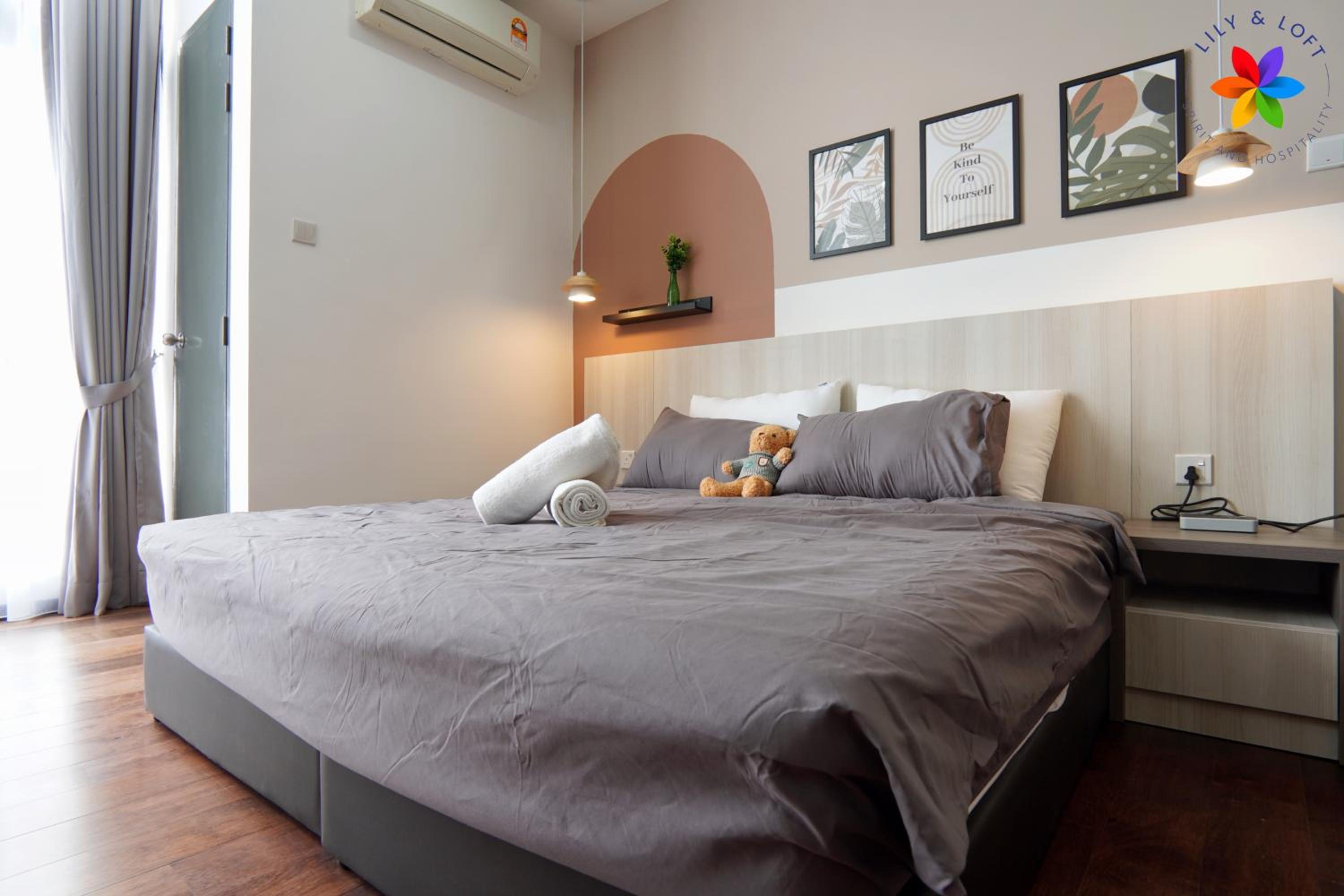Lily and Loft - Queensville @ Kuala Lumpur - Netflix