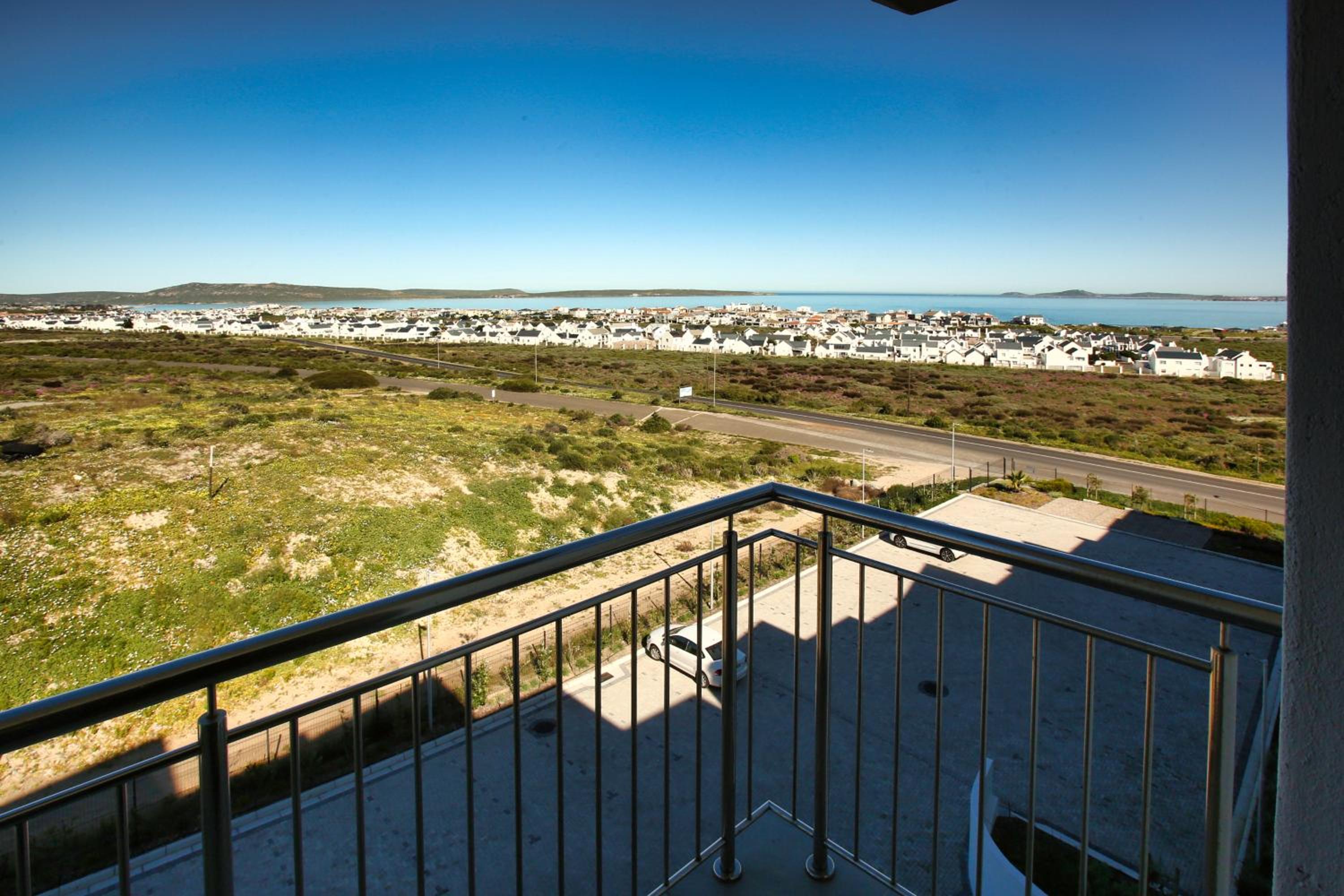 Nivica Lifestyle Living 64, Langebaan, 4-sleeper view 4
