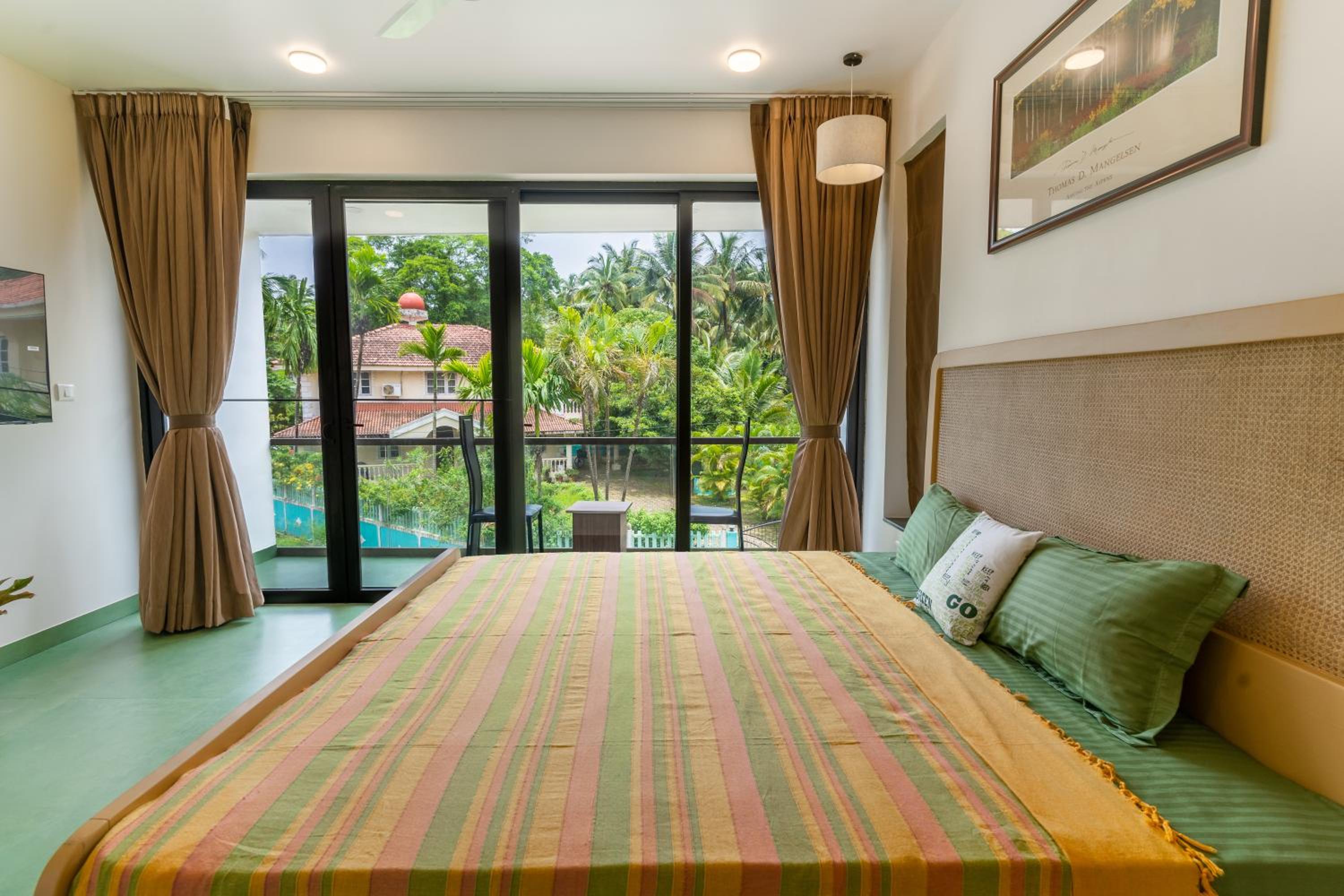 Villa Reverie - Ultra Modern Villa 200 metres to Prestine Beach view 5