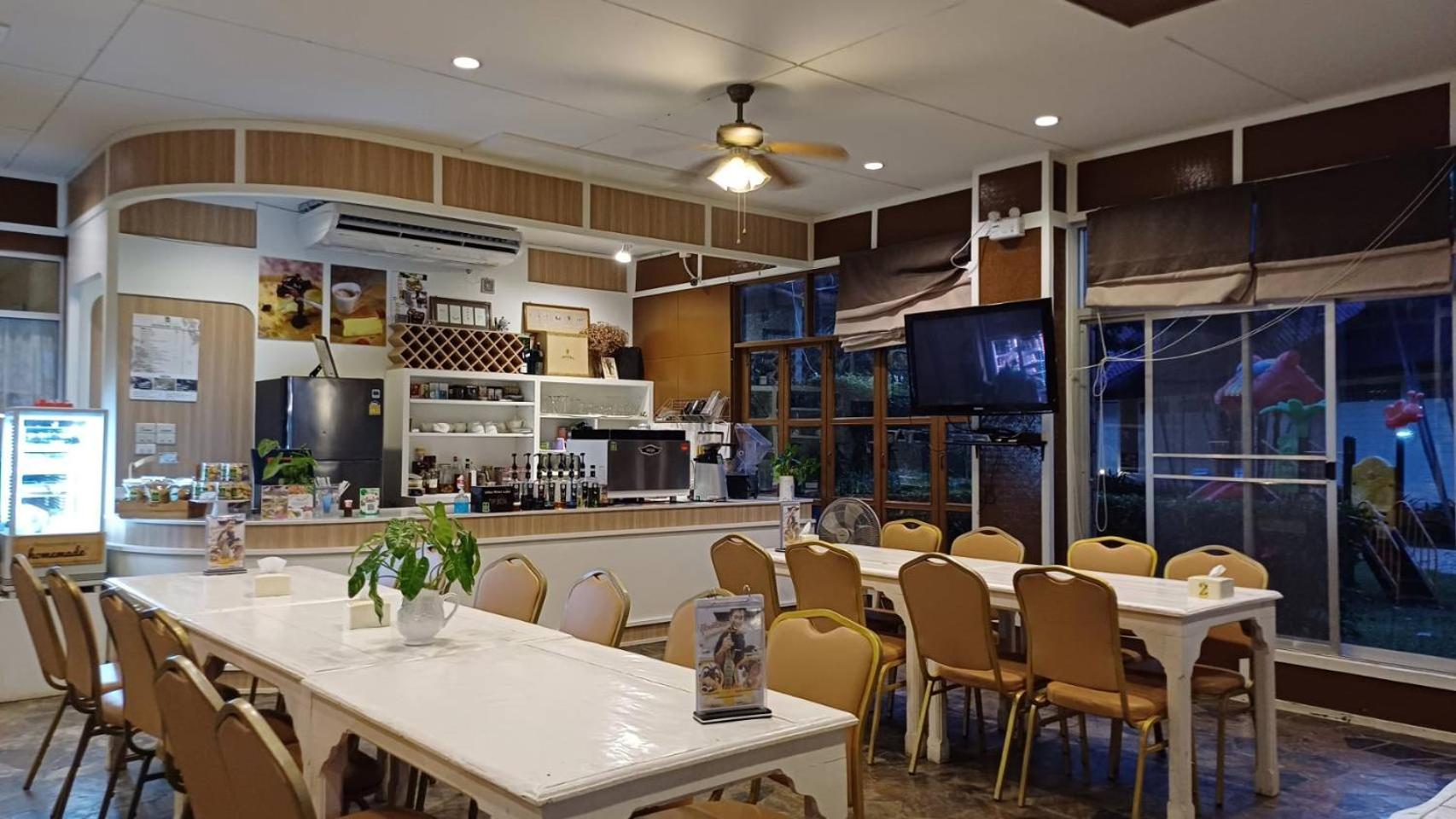 Uthai River Lake Resort
