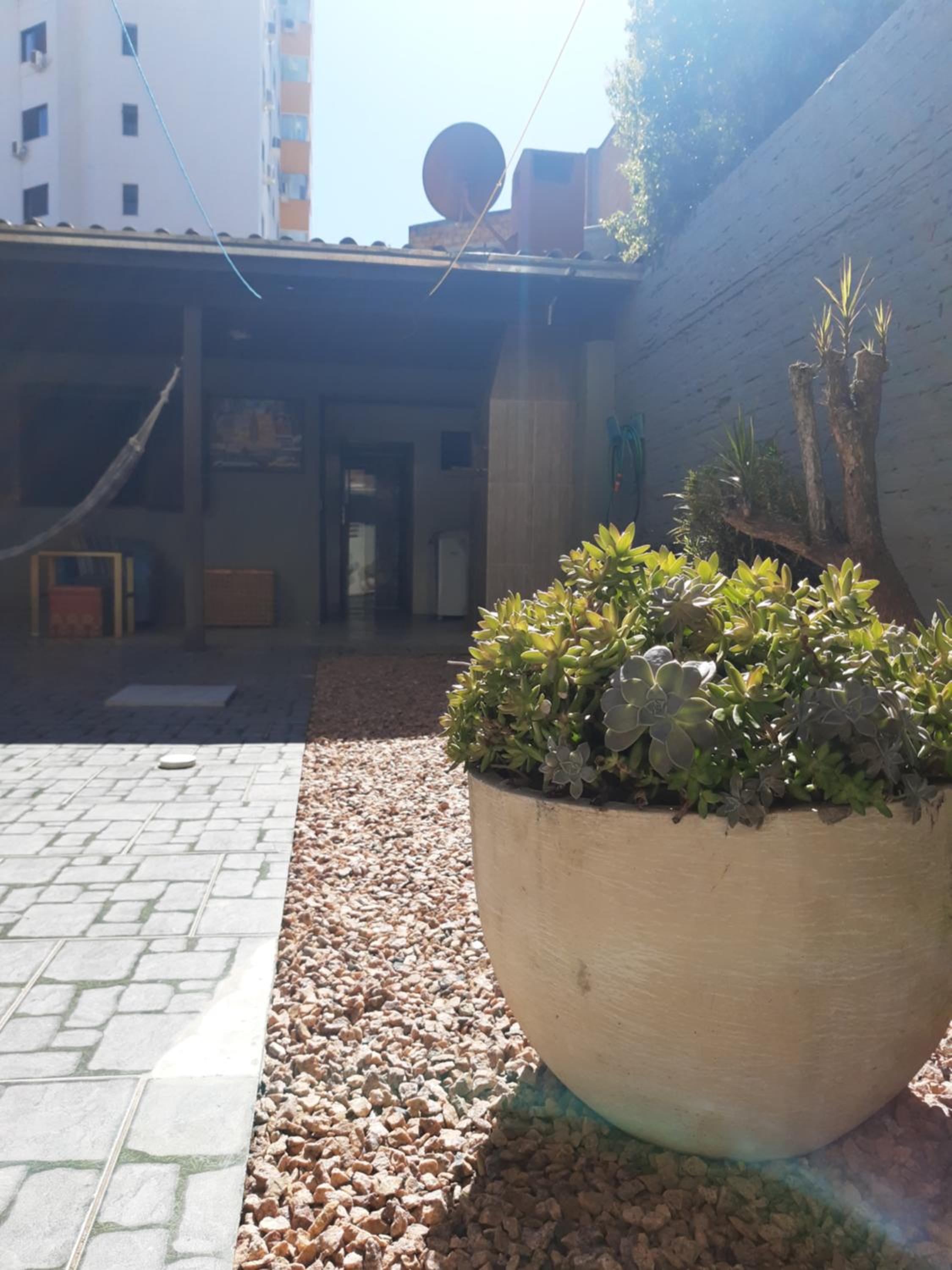 Apartamento com pátio e anexo exclusivo