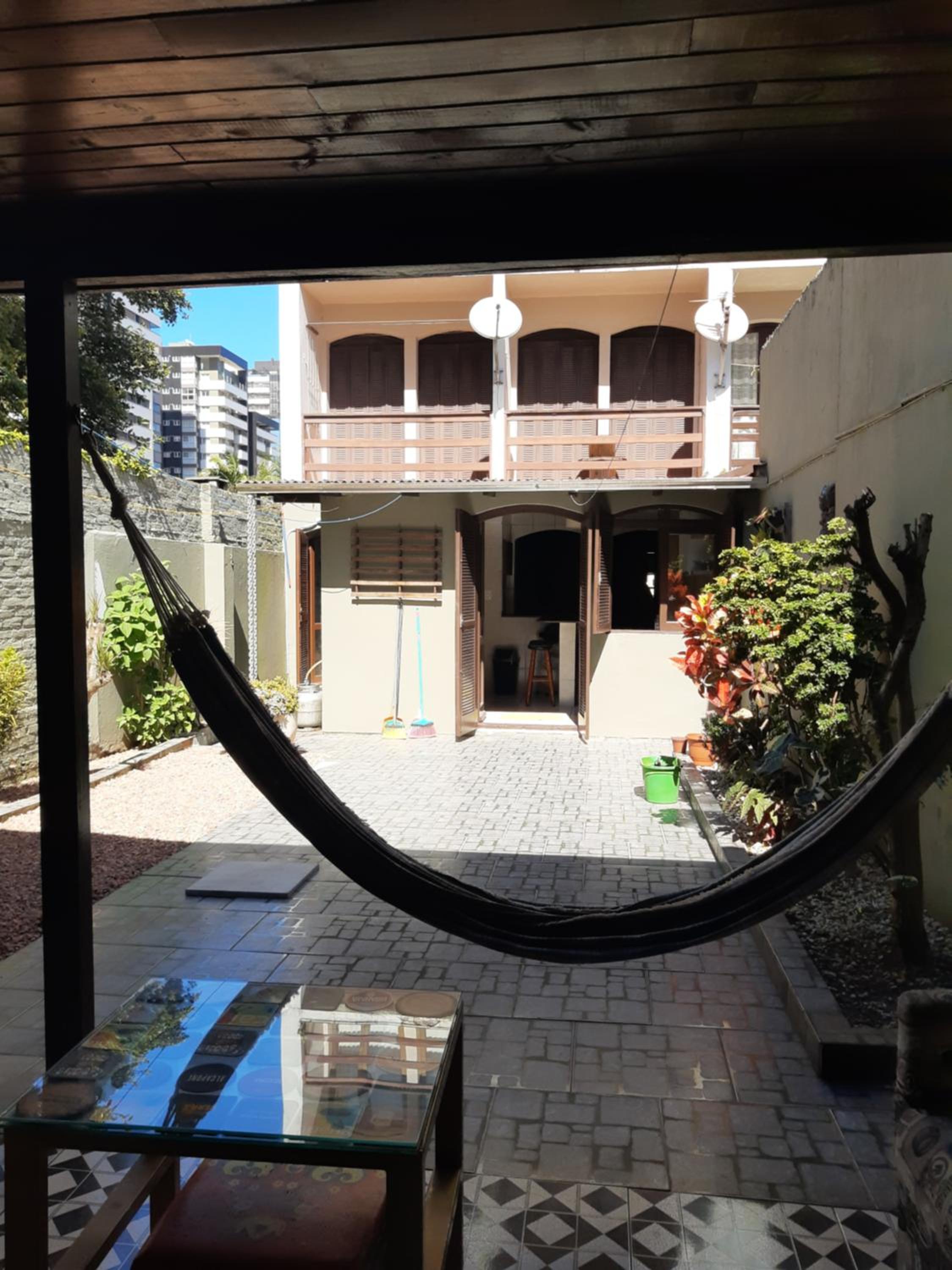 Apartamento com pátio e anexo exclusivo