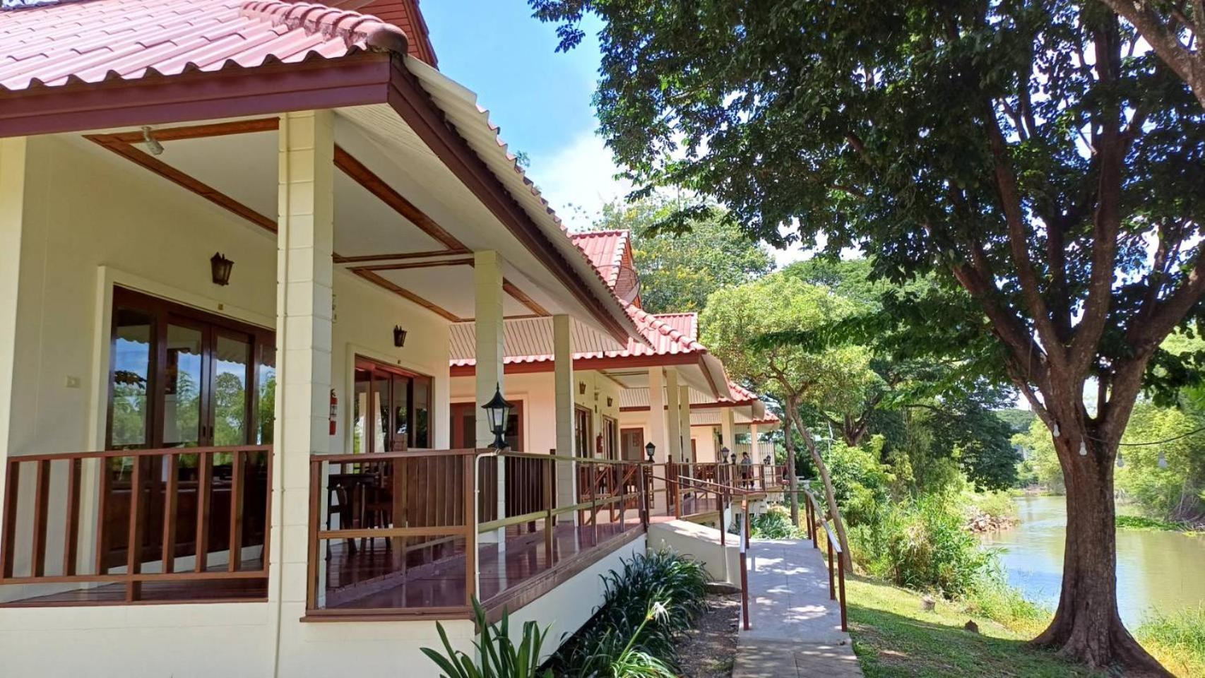 Uthai River Lake Resort