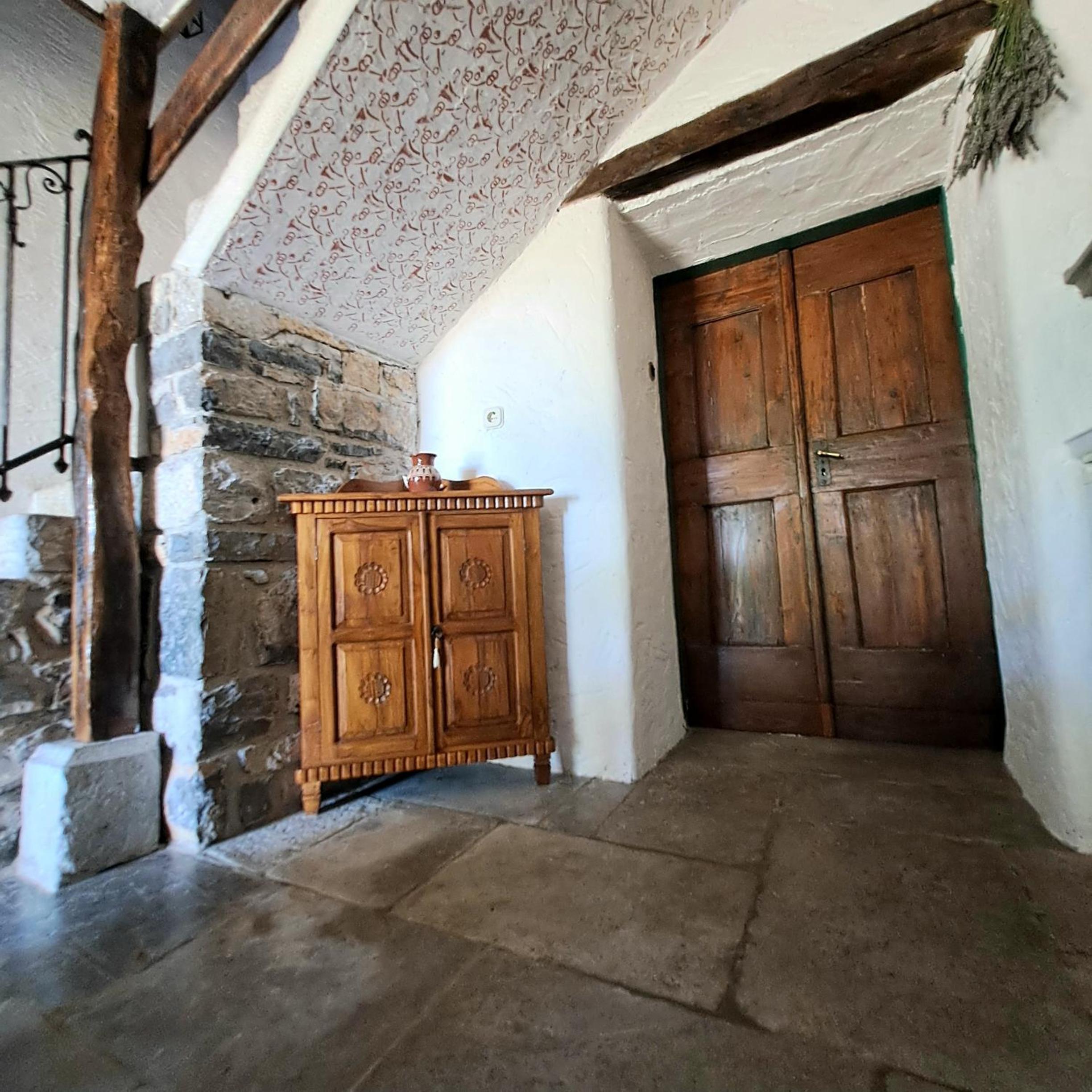 Holiday house Luin view 2