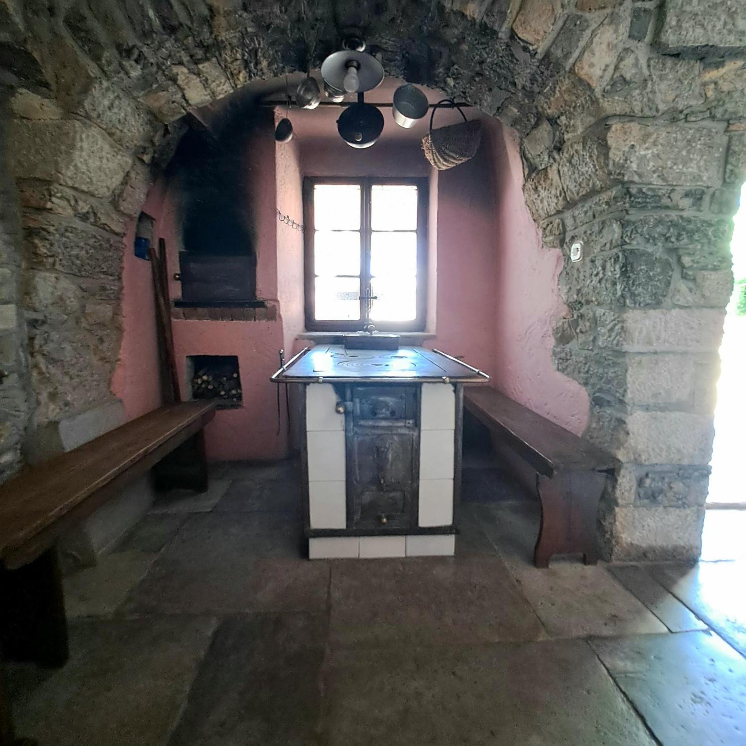 Holiday house Luin view 3