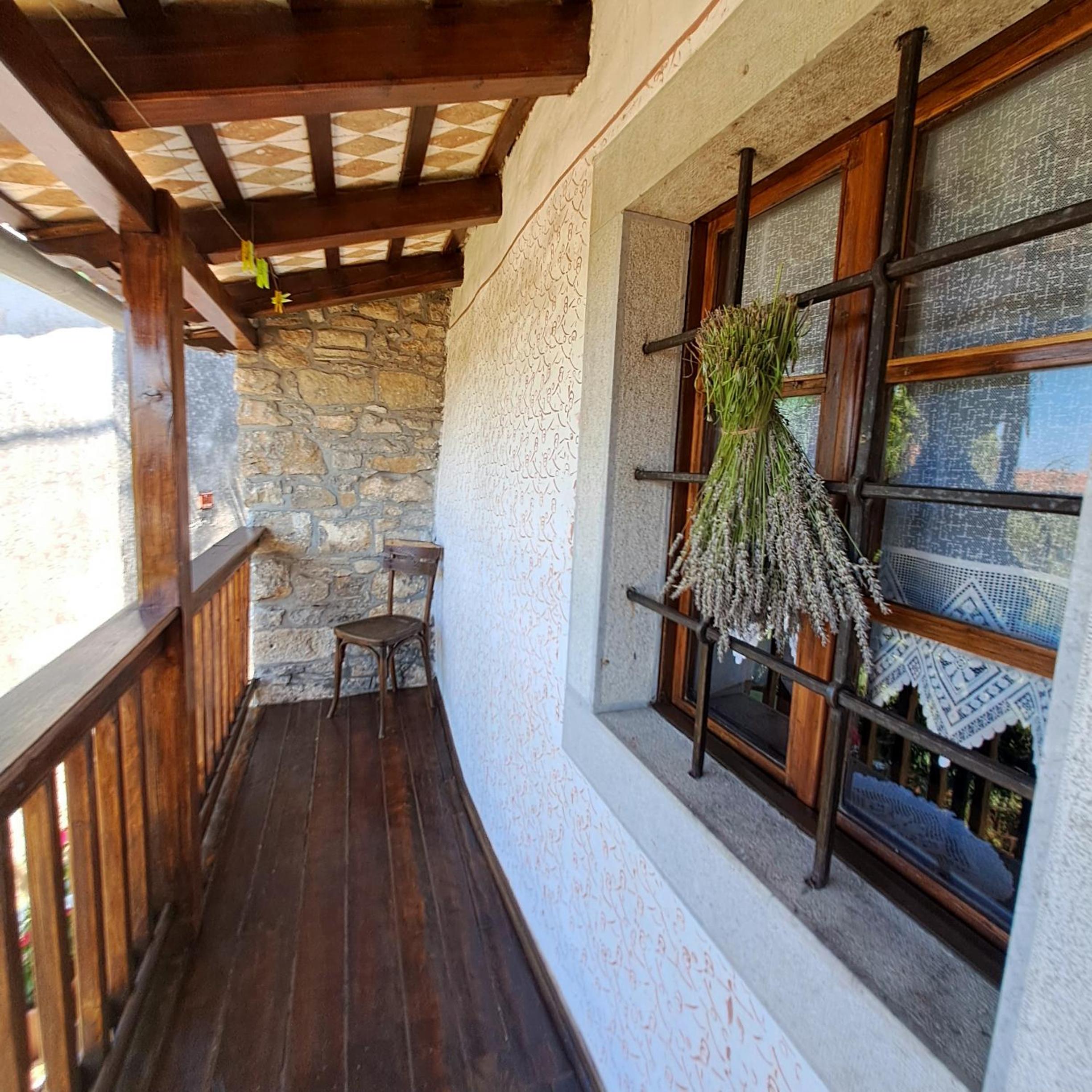 Photo 18