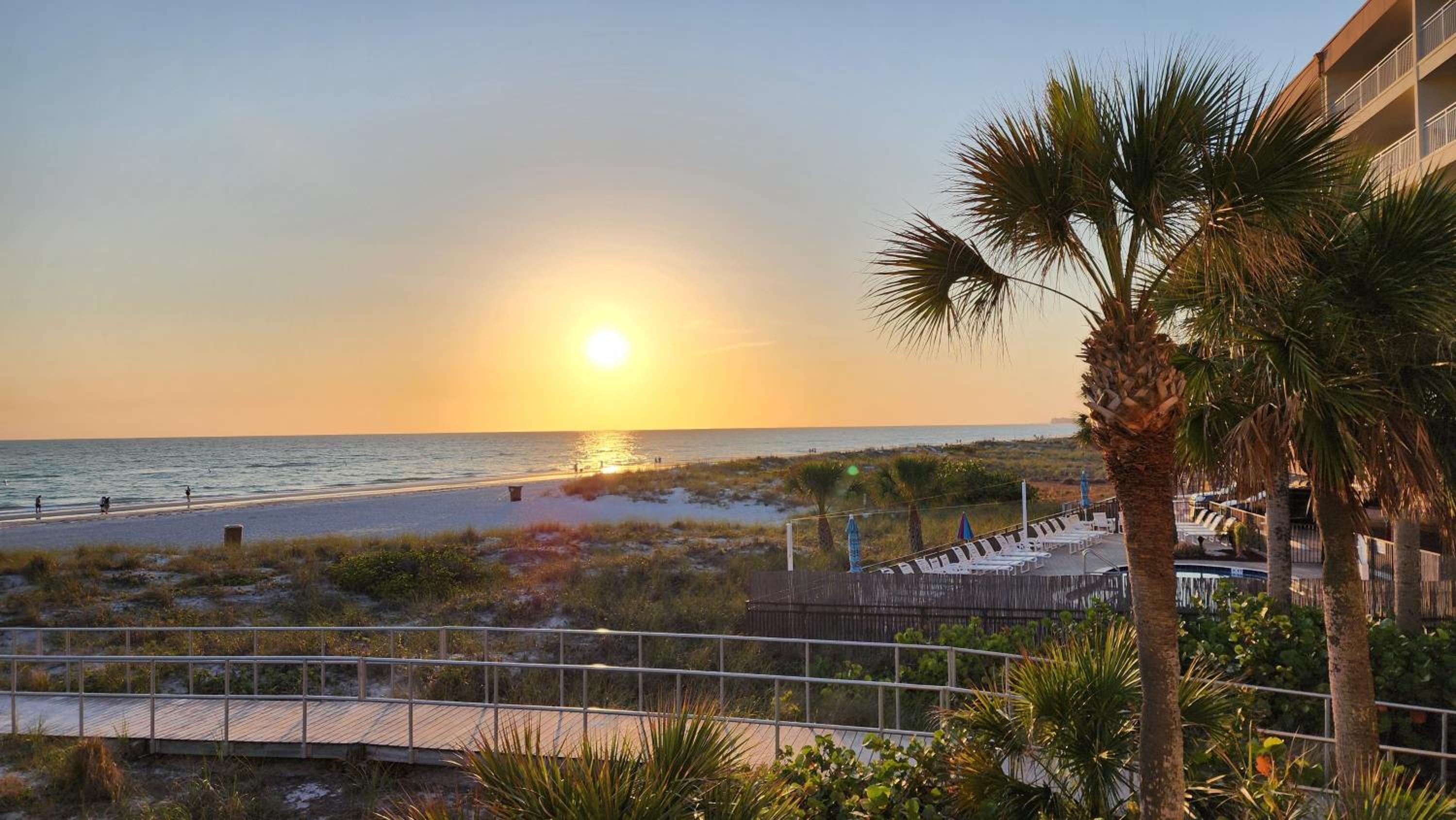 Direct Beach Front 1b 1b Balcony - Surf Song #240
