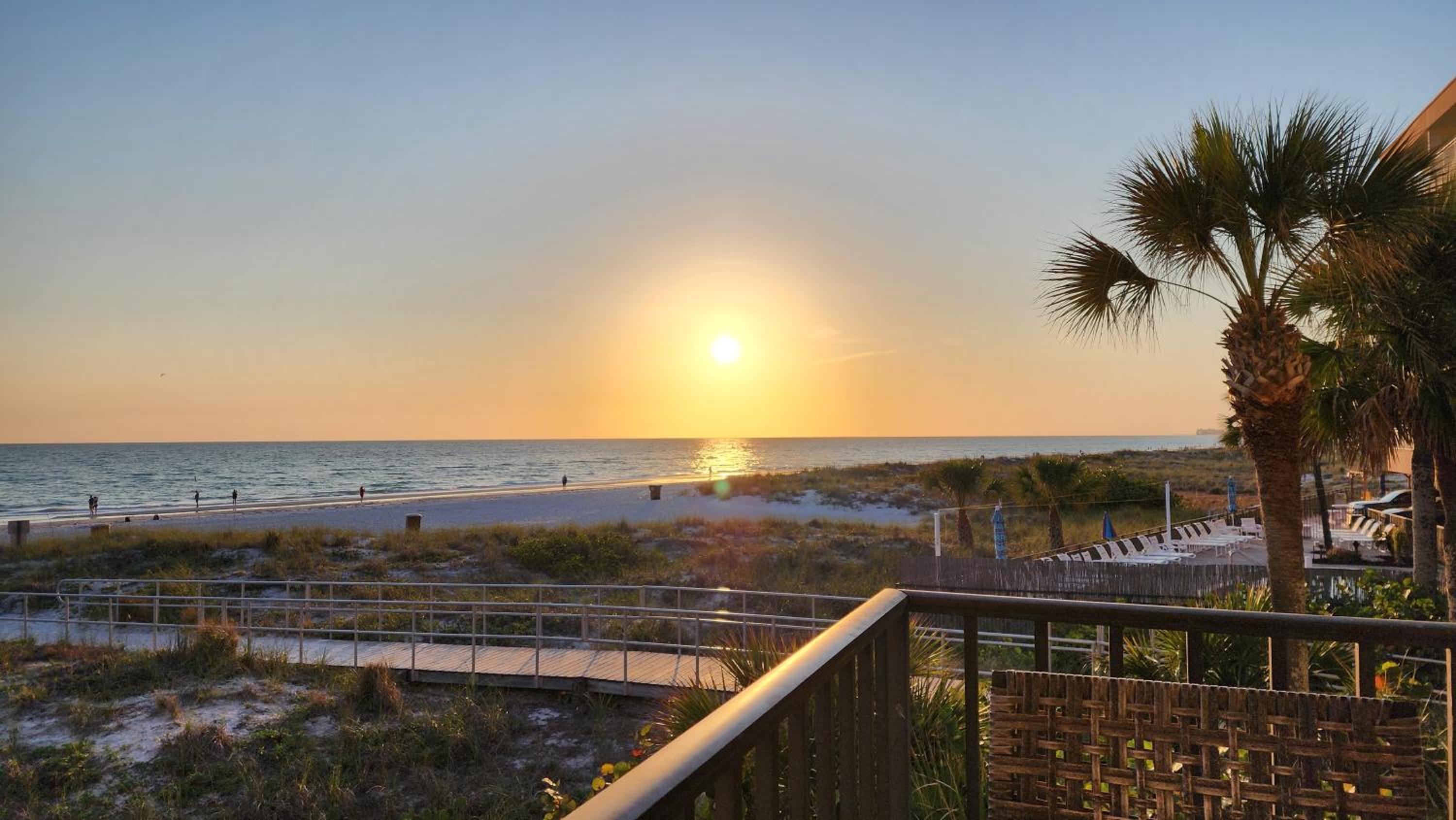 Direct Beach Front 1b 1b Balcony - Surf Song #240