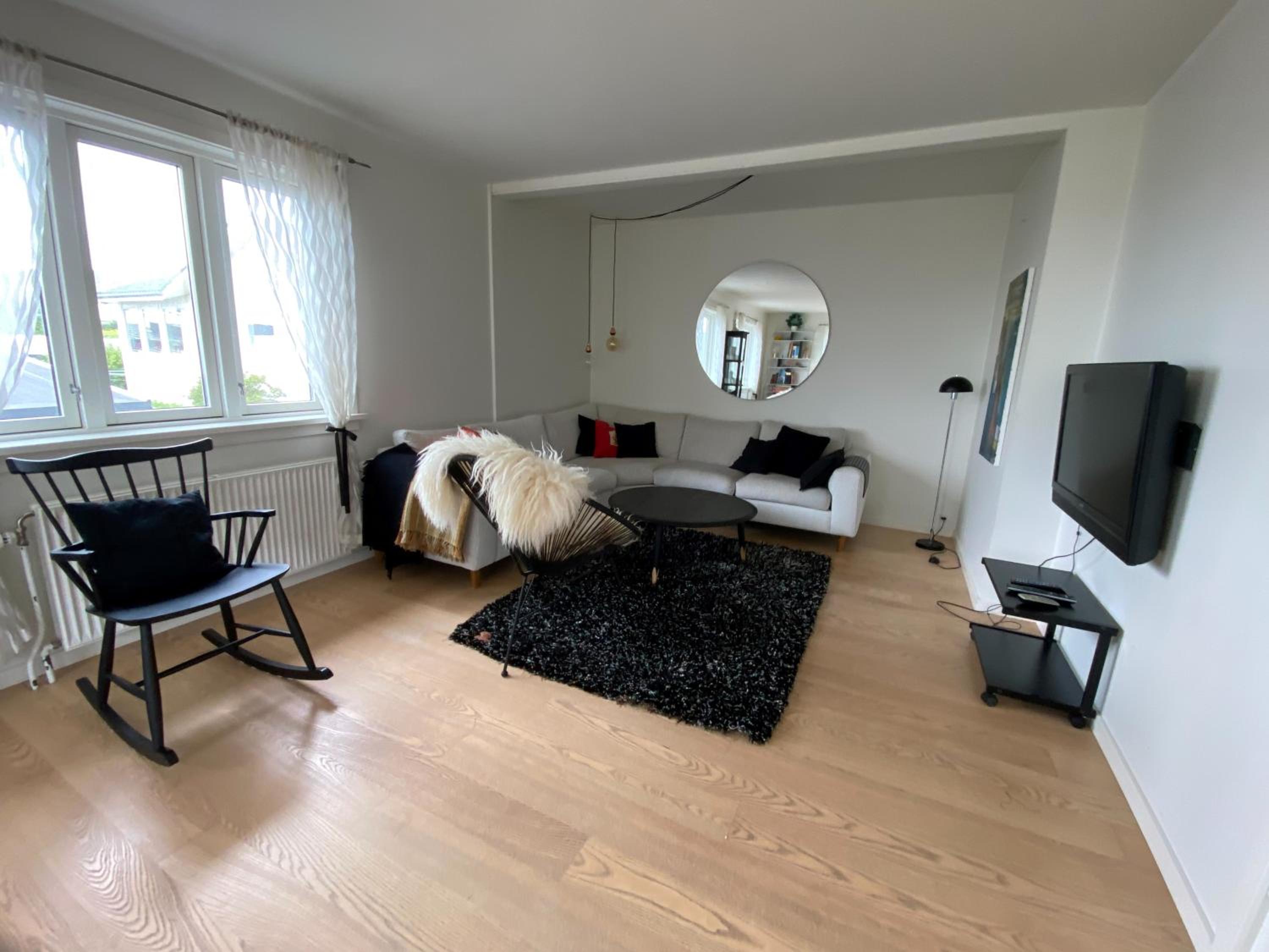 1 Bedroom Home - Private Balcony - Parking On Site view 2