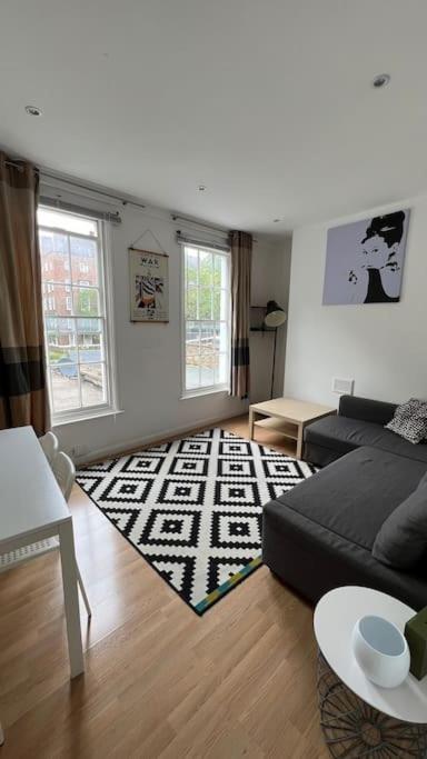 1 bed flat in the heart of London