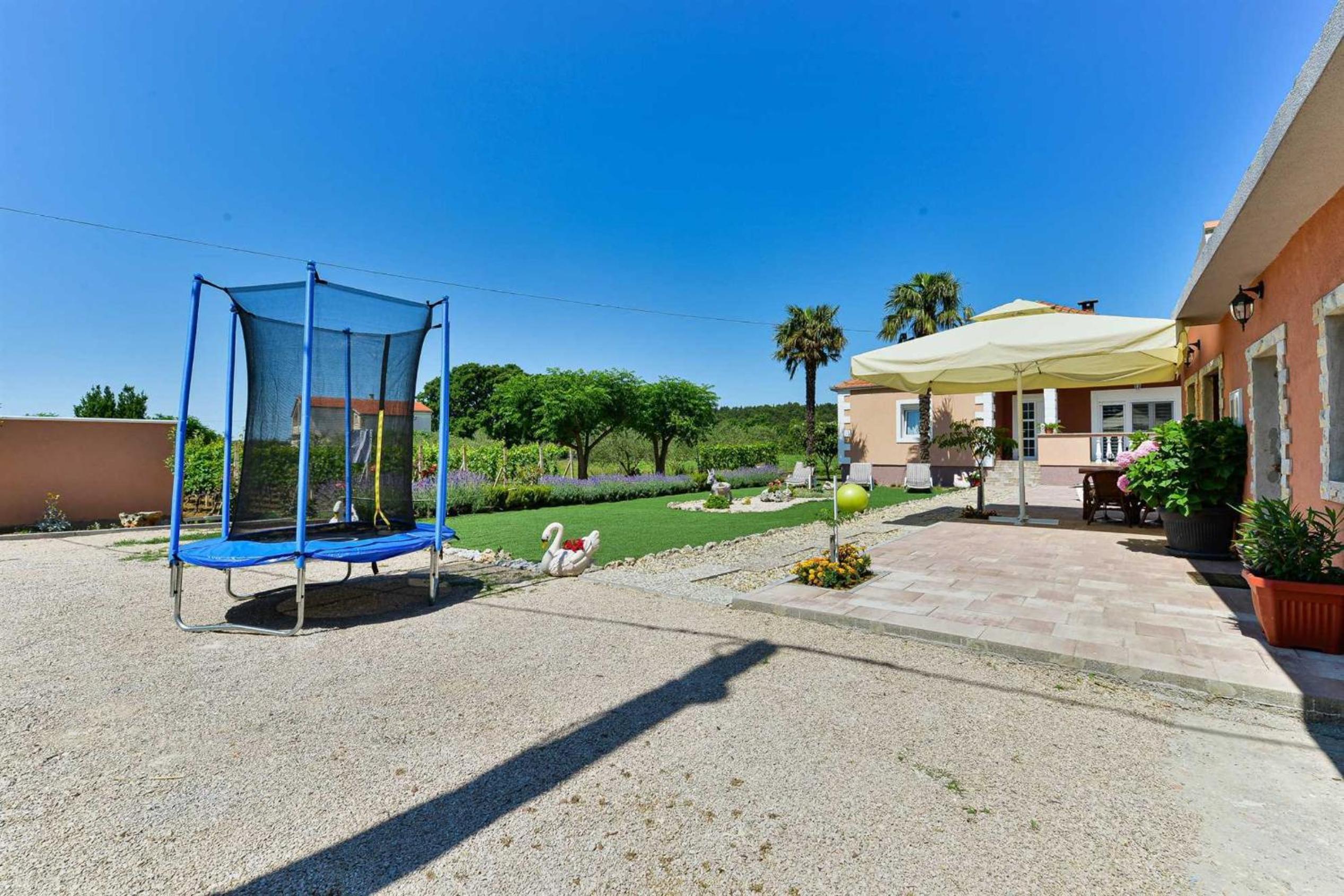 Holiday House MERI, 5+2, Benkovac view 5