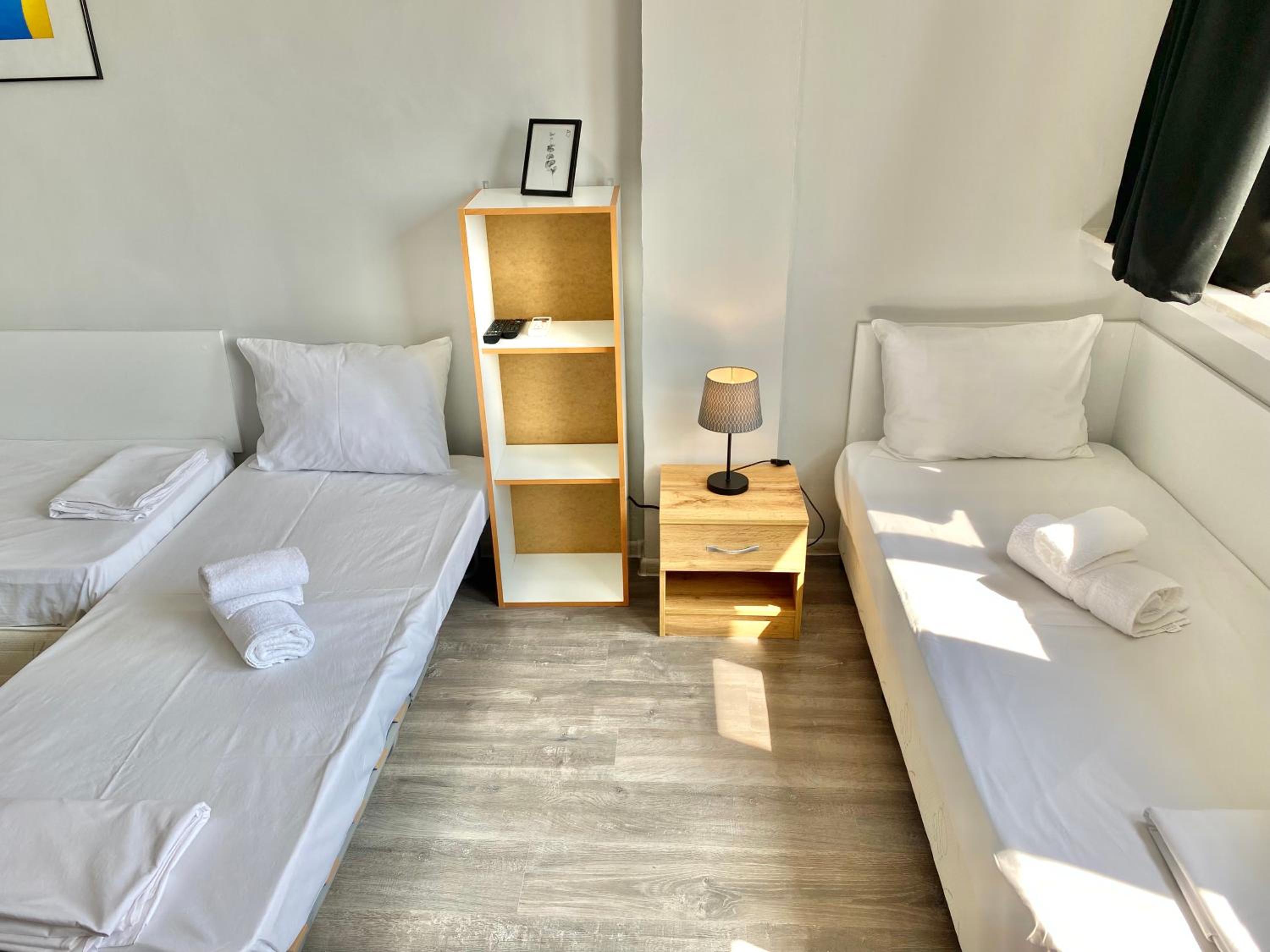 Hello Studios Budget Stays Free Parking & Wifi