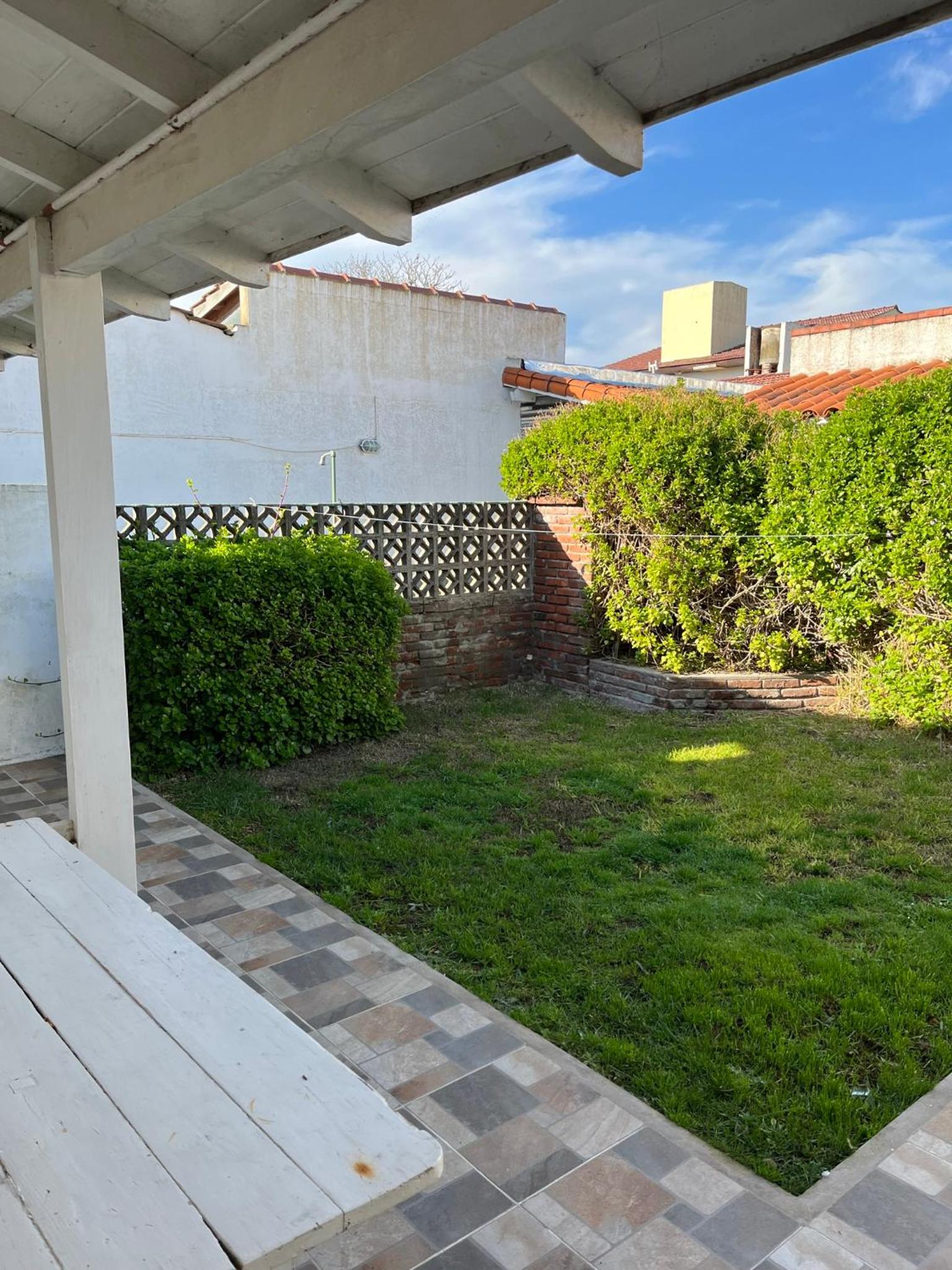 Junto Al Mar Y Centro De Santa Clara, Dos Casas
